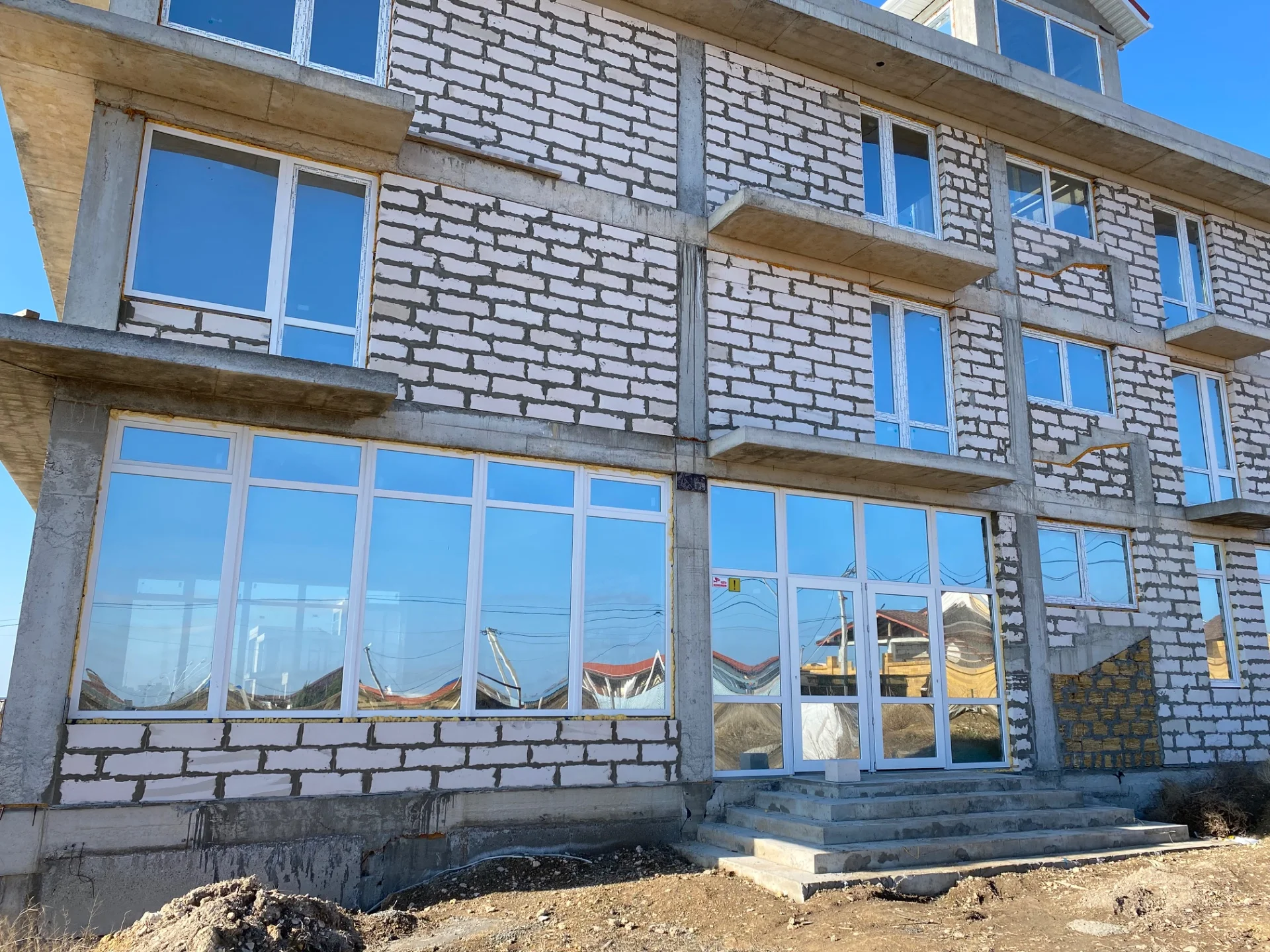 Гостиница и ресторан на первой береговой линии - миниатюра 3
