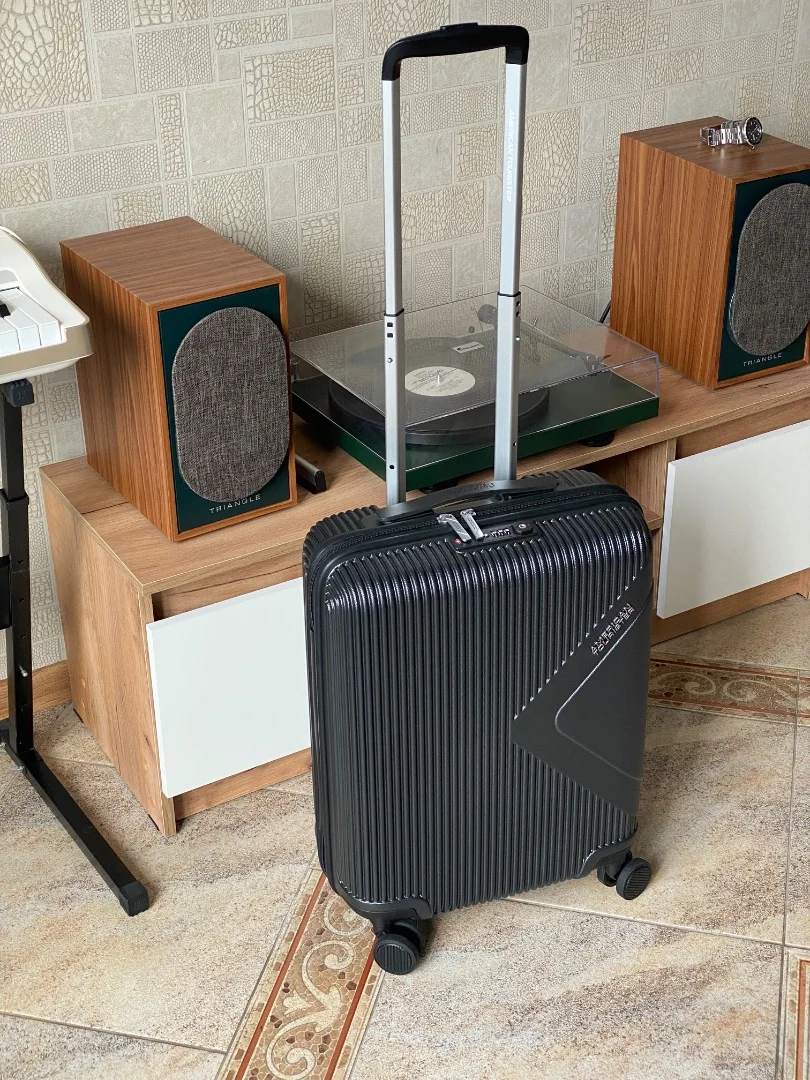 Чемодан-спиннер American Tourister - изображение 1