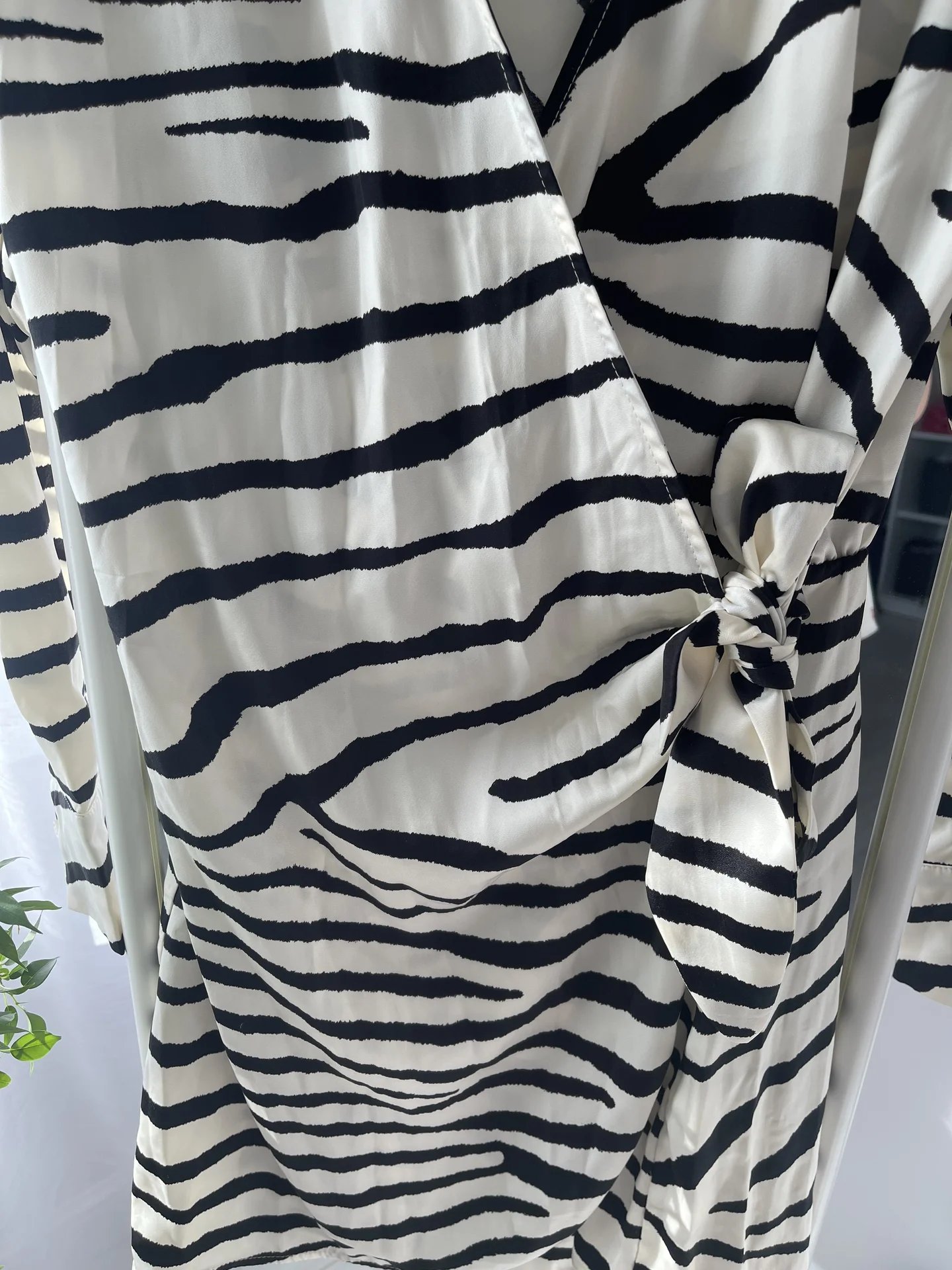 Платье на запах H&M - миниатюра 4