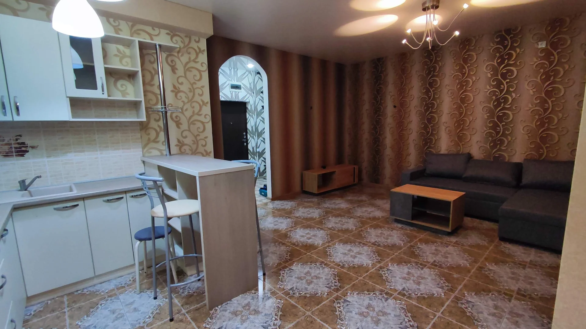 Сдам Квартиру-студию, 36 м², 4/5 эт. - миниатюра 2