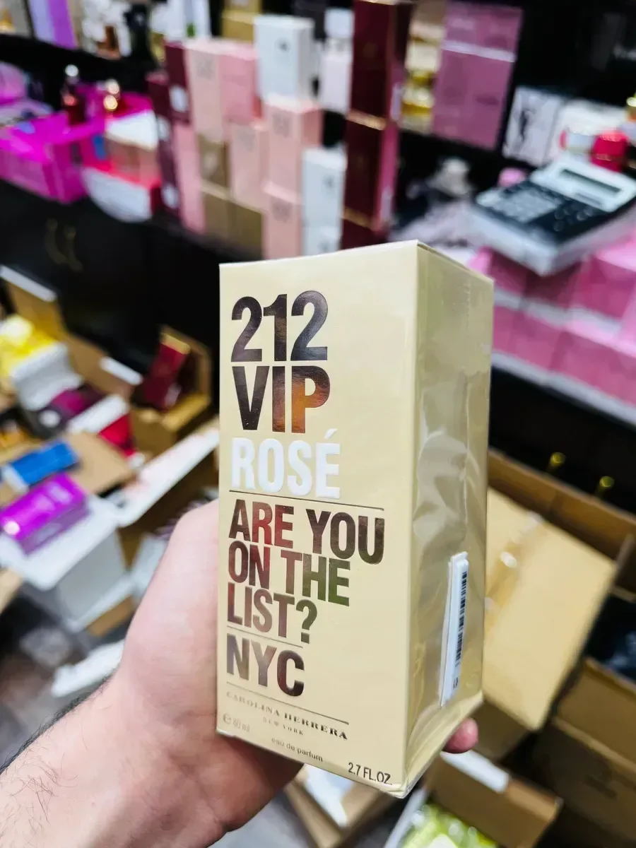Carolina Herrera 212 VIP Rose 80мл духи - изображение 1