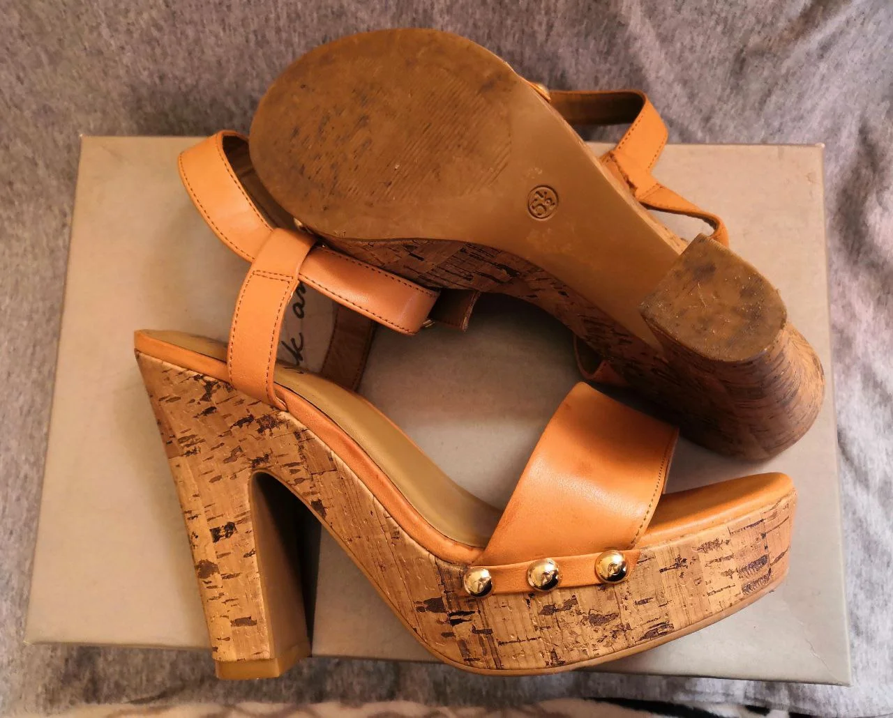 Босоножки на высоком каблуке Stradivarius 37 размер - миниатюра 2