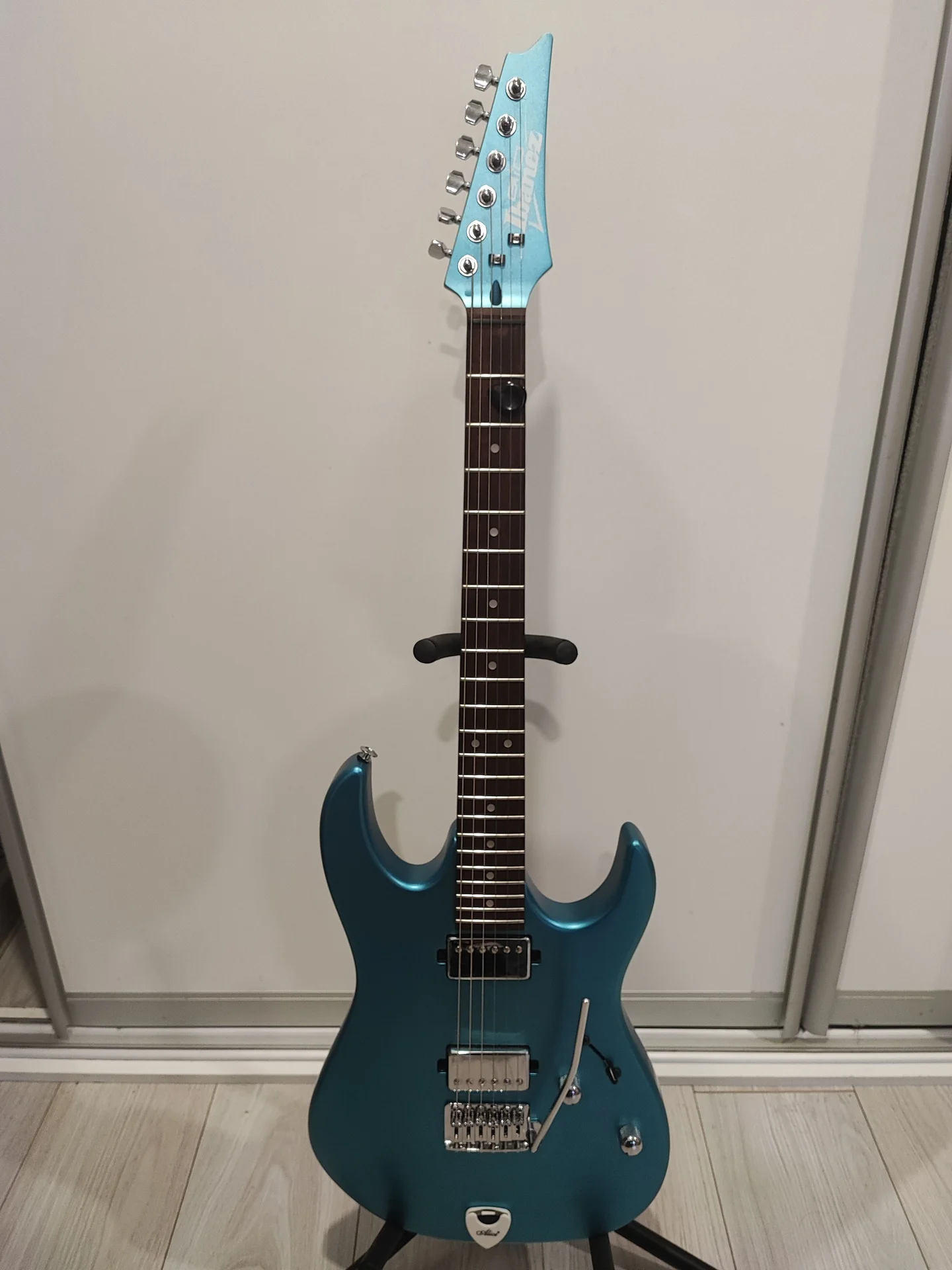 Электрогитара Ibanez - миниатюра 3