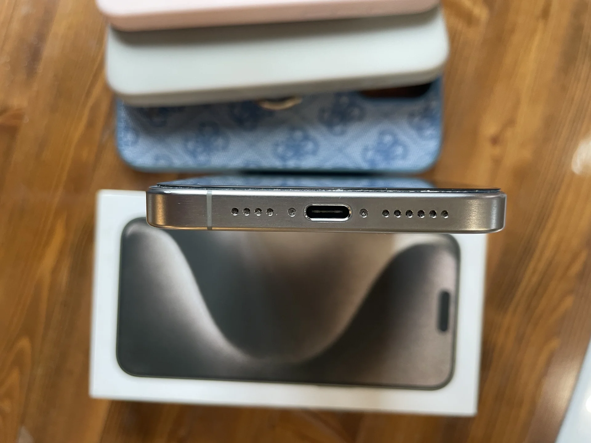 iPhone 15 Pro Max - миниатюра 3
