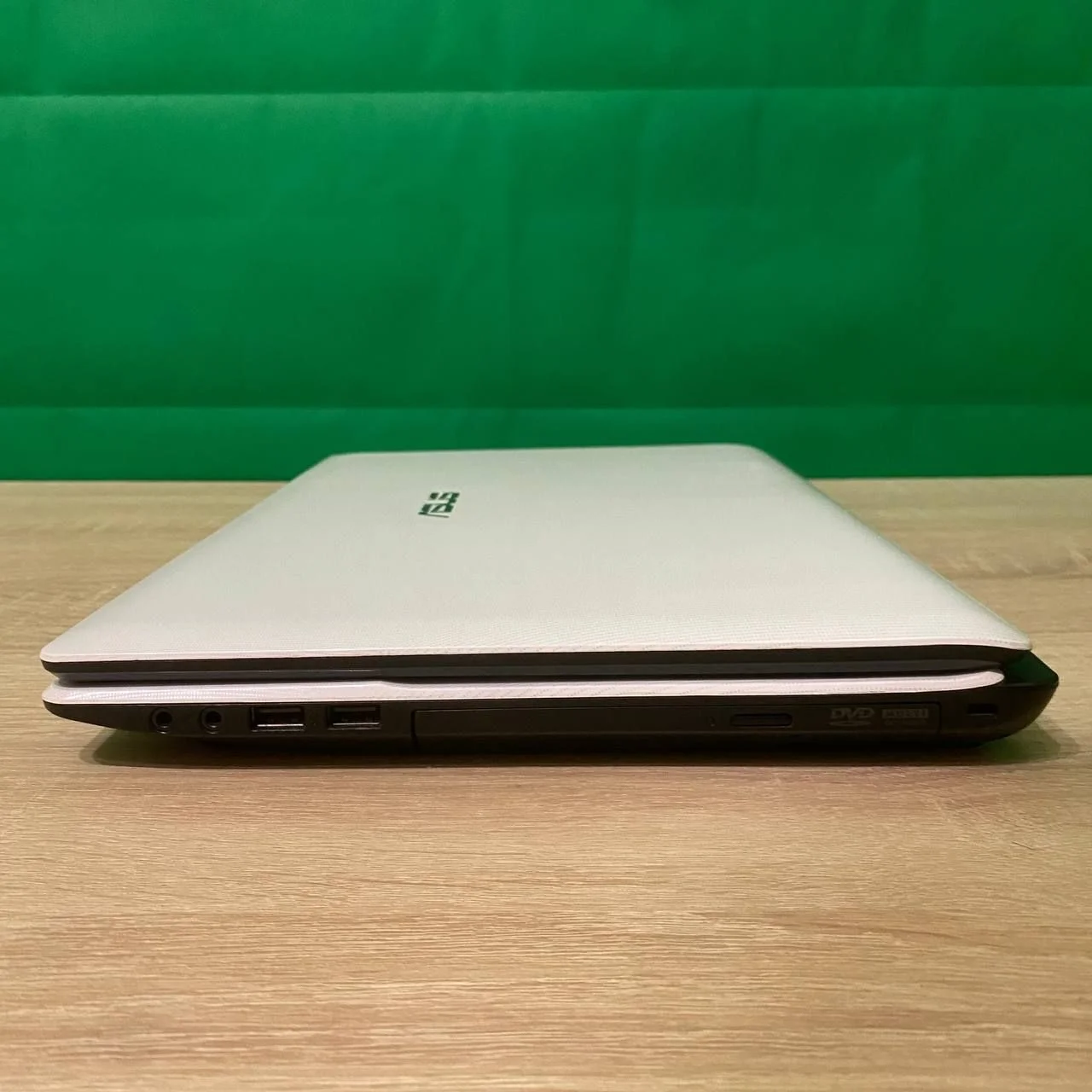 Красивый ноутбук Asus для игр и работы - миниатюра 7