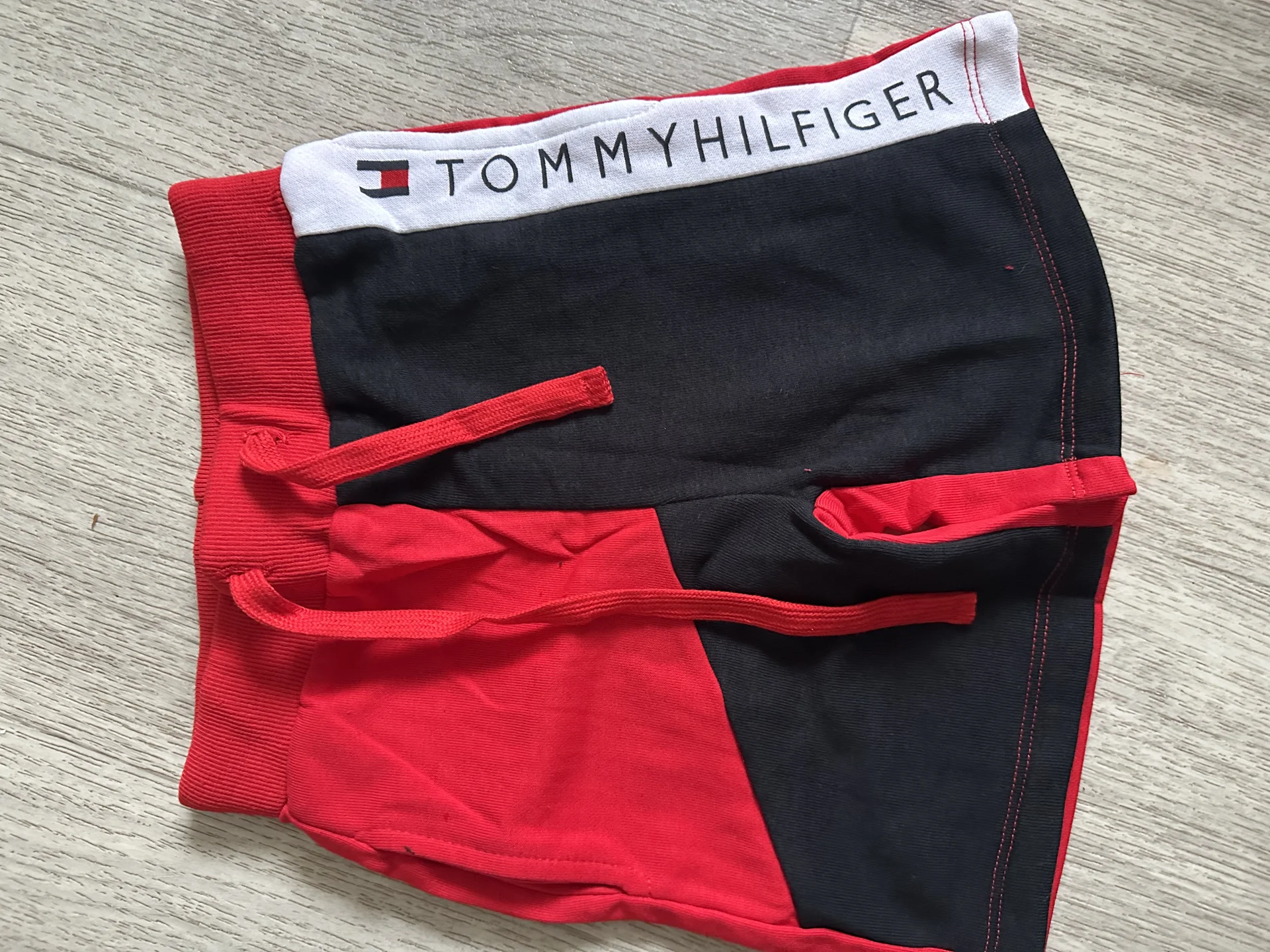 Костюм для мальчика Tommy Hilfiger р.95-140 - миниатюра 2