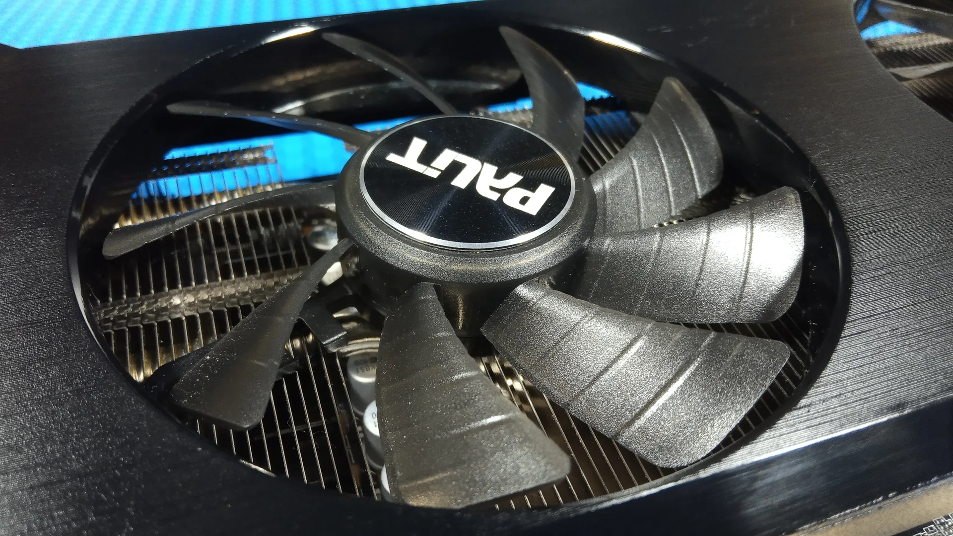 Видеокарта Palit GeForce RTX 3060Ti 8 Gb в отличном состоянии - миниатюра 4