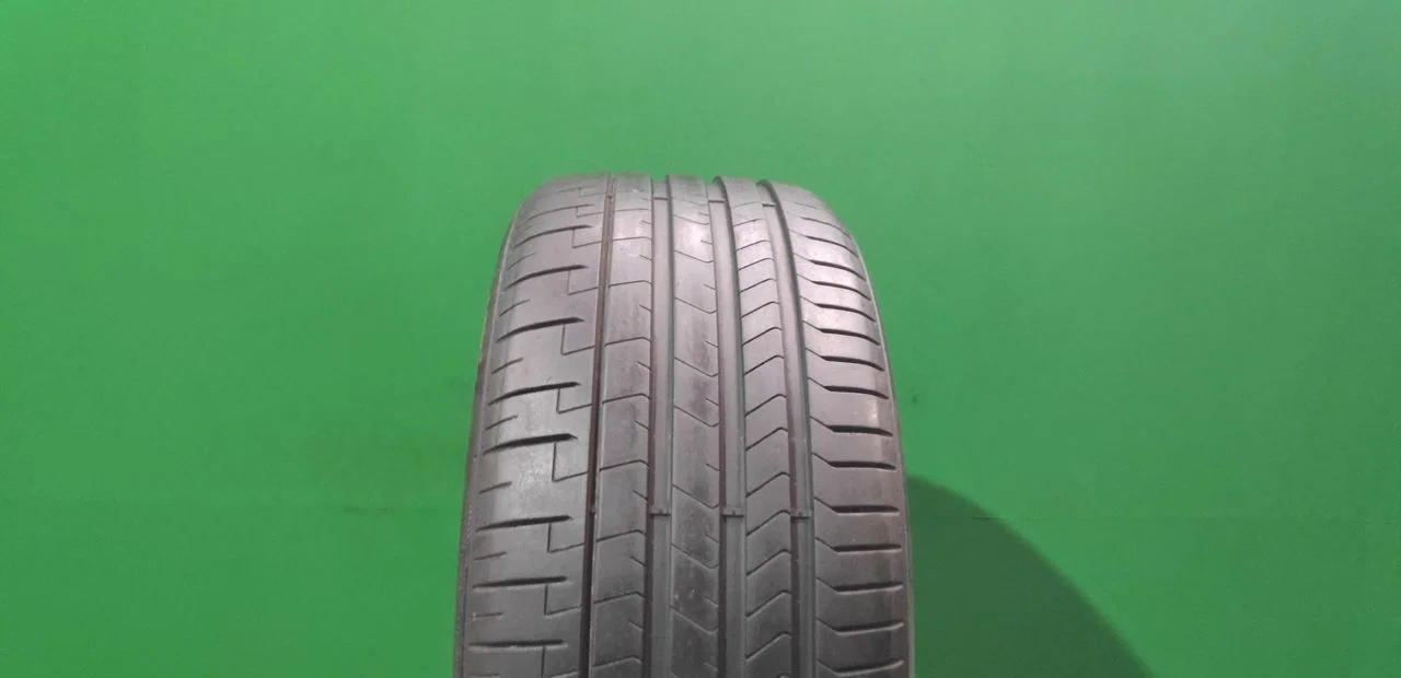 Pirelli P Zero PZ4 275/40 R22 107Y - изображение 1