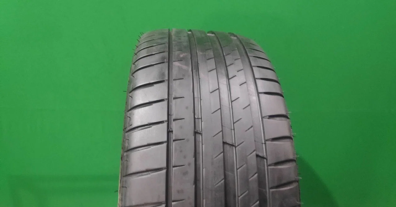 Michelin Pilot Sport 4 235/45 R18 98Y