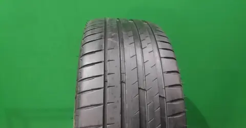 Michelin Pilot Sport 4 235/45 R18 98Y
