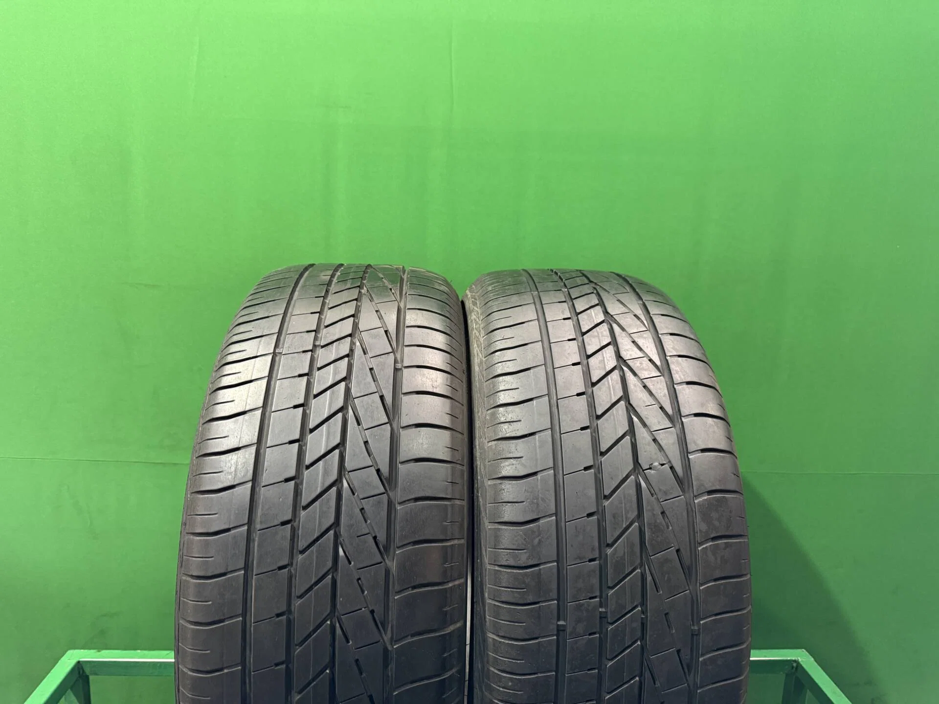 255/45 R20 дюймов Goodyear Excellence летние - изображение 1