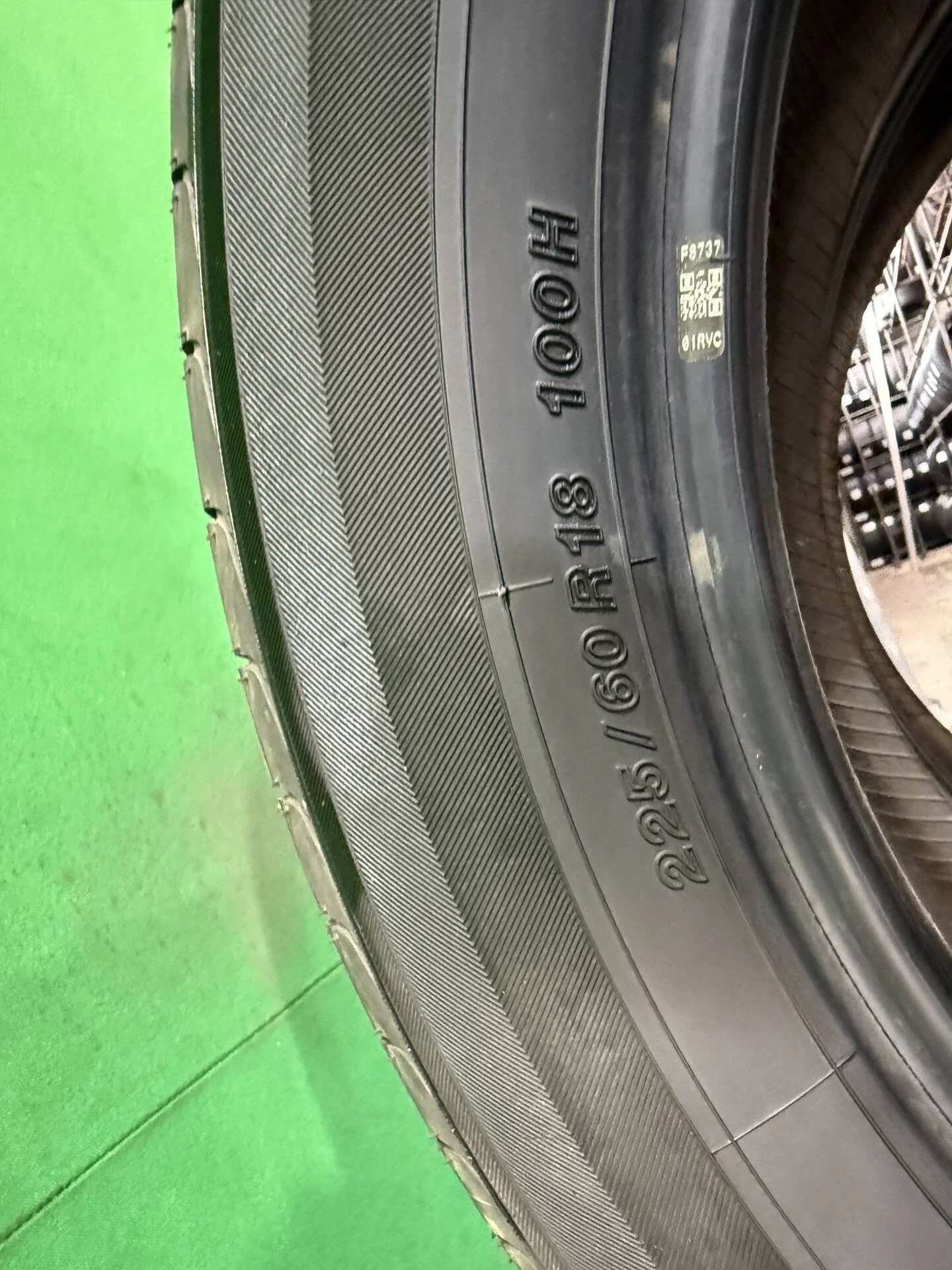 225/60 R18 дюймов Yokohama BluEarth E51 летние - миниатюра 2