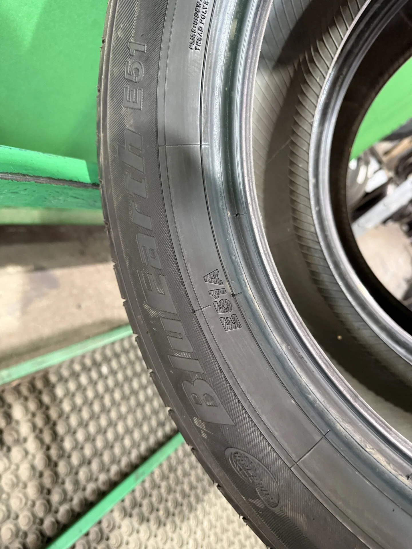 225/60 R18 дюймов Yokohama BluEarth E51 летние - миниатюра 4