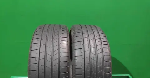 Pirelli P Zero PZ4 245/35 R19 93Y