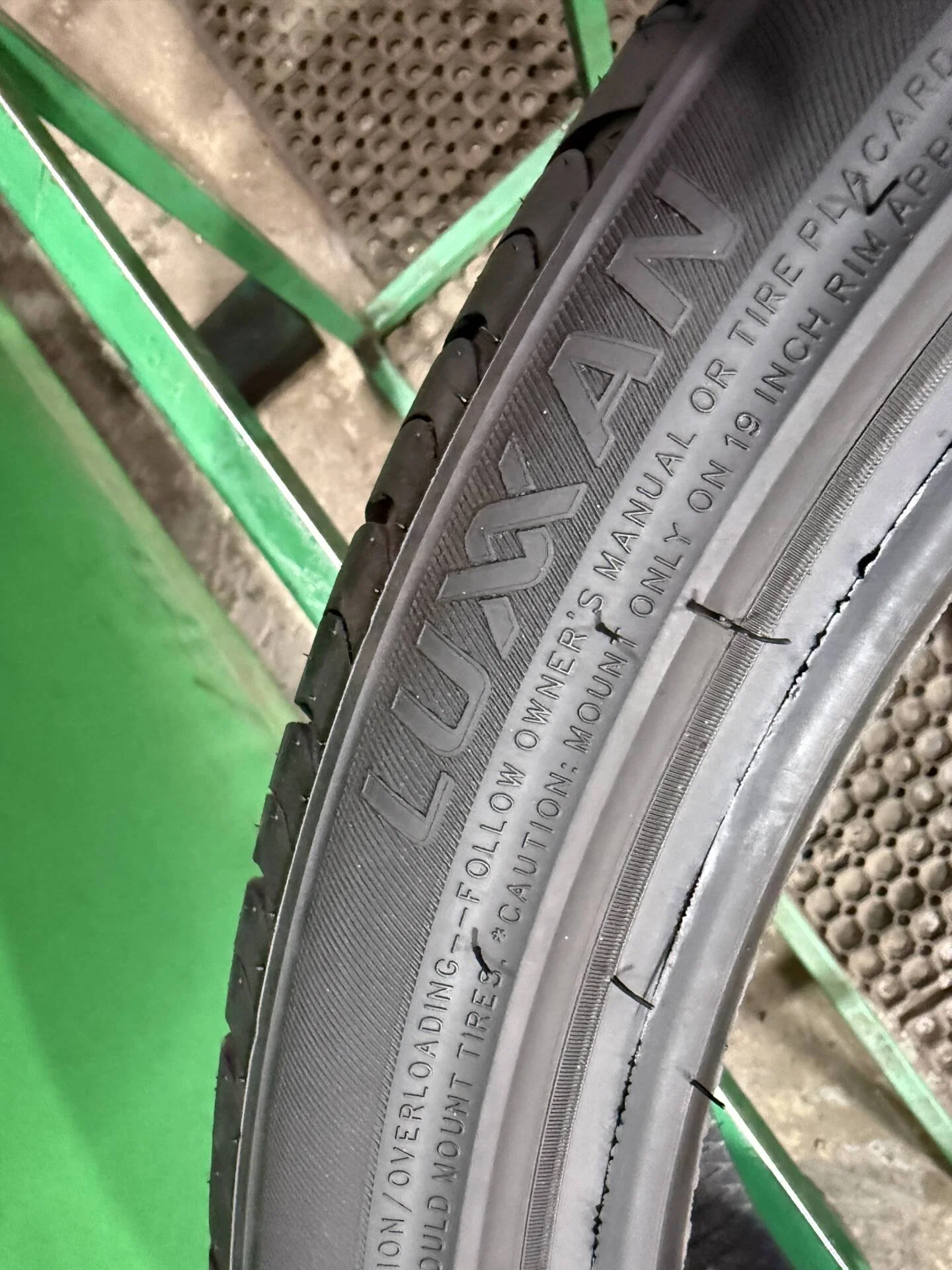 275/35 R19 дюймов Luxxan S4 летние - миниатюра 3