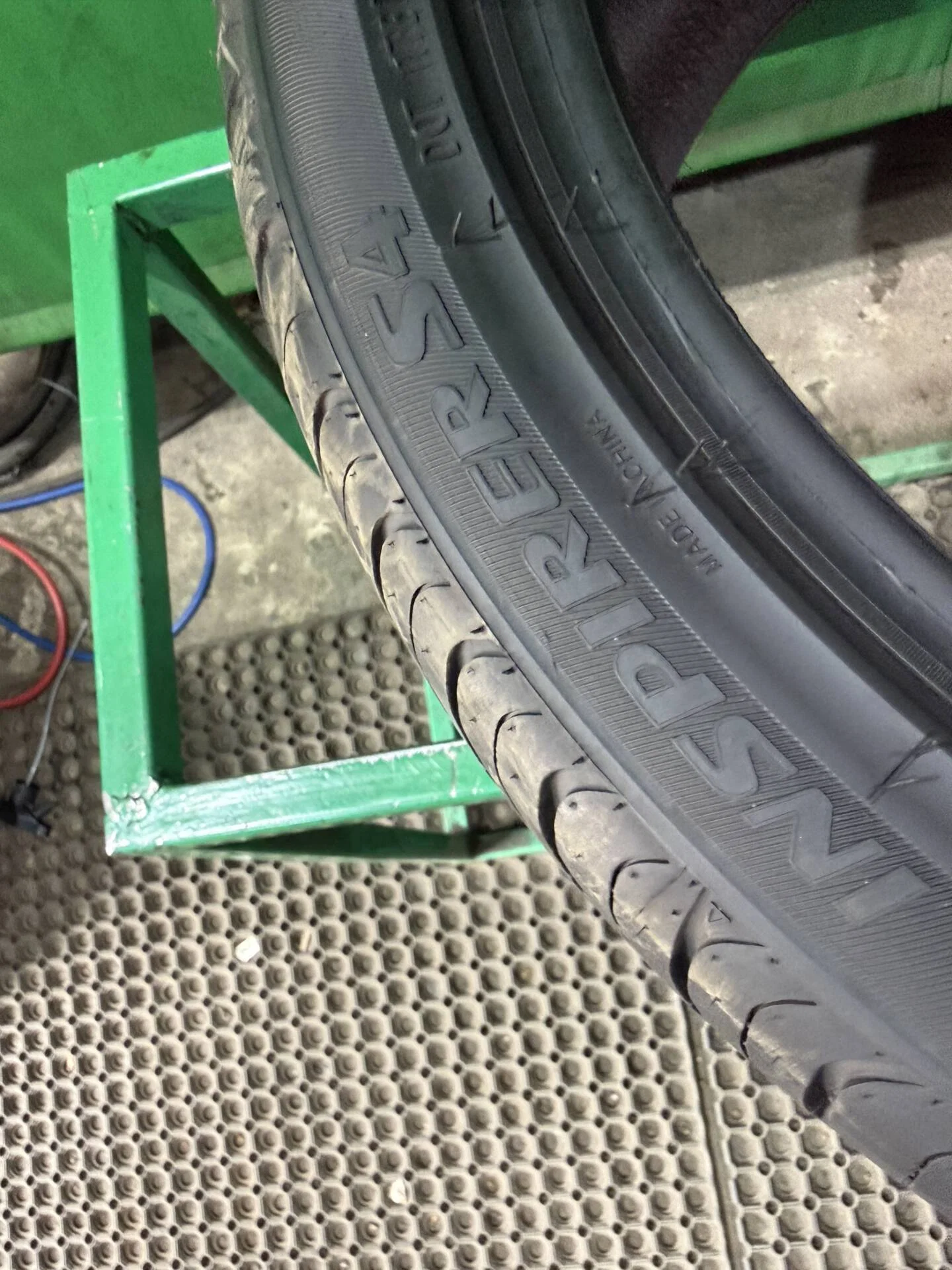 275/35 R19 дюймов Luxxan S4 летние - миниатюра 4