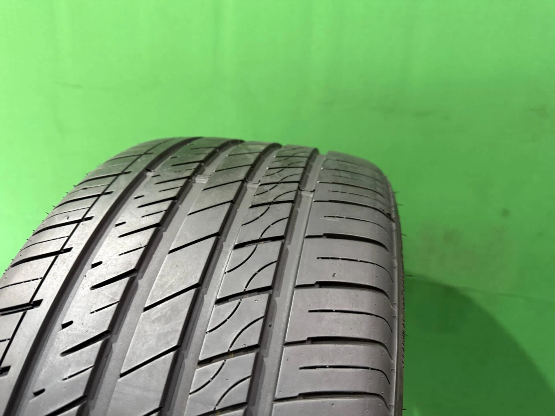 275/35 R19 дюймов Luxxan S4 летние - миниатюра 8