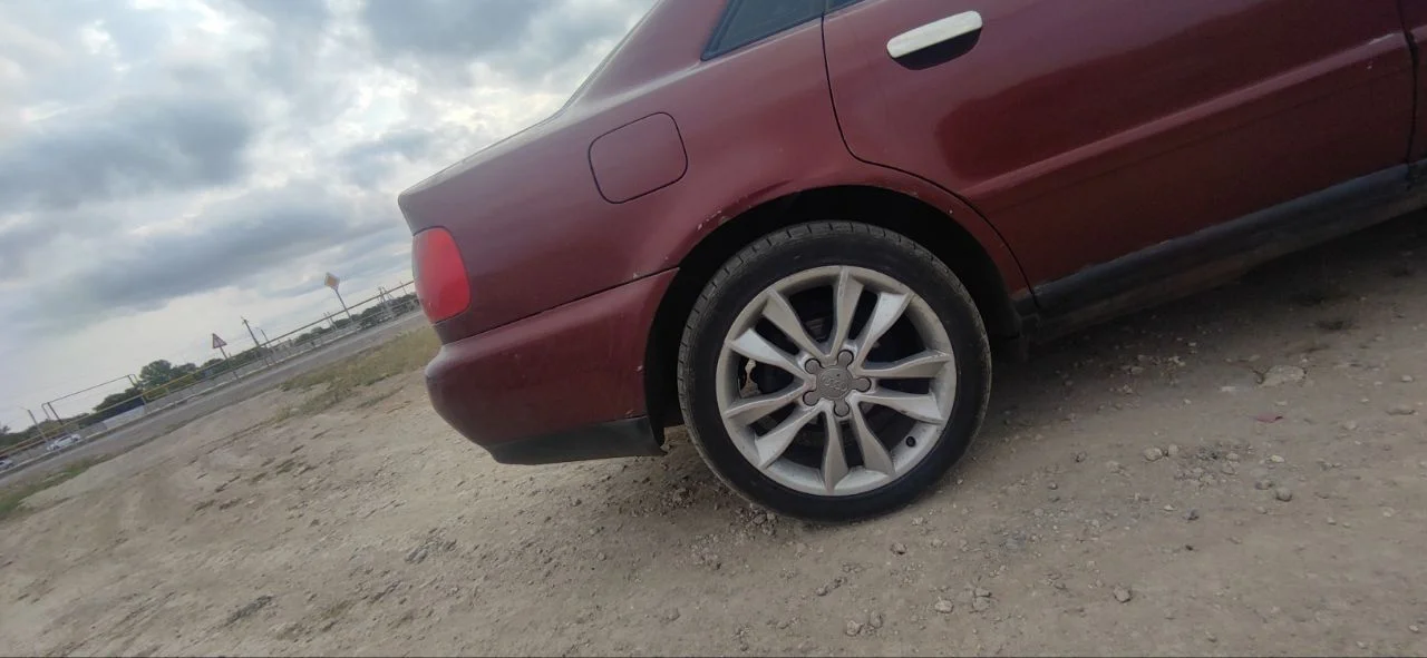 В разборе  audi a4 b5 рестайлин кузов с документам - миниатюра 3