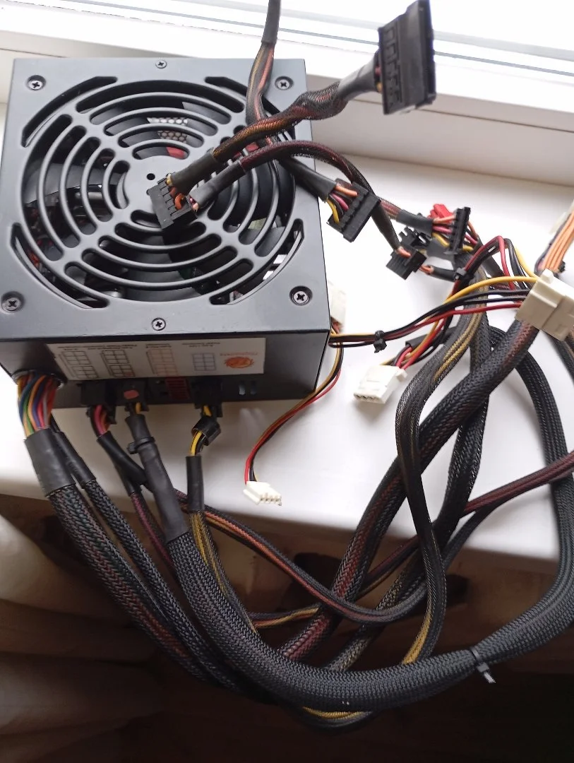Блок питания для ПК АТХ  Thermaltake toughpower 750 AP полумодульный
