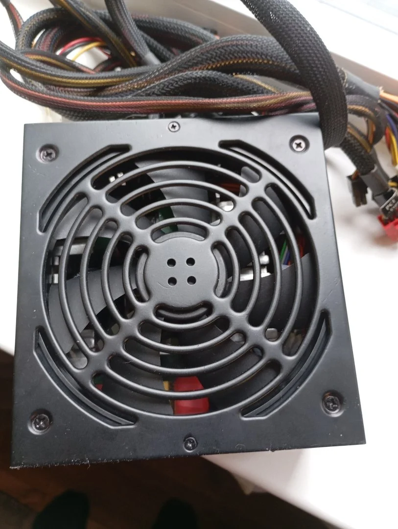 Блок питания для ПК АТХ  Thermaltake toughpower 750 AP полумодульный - миниатюра 4