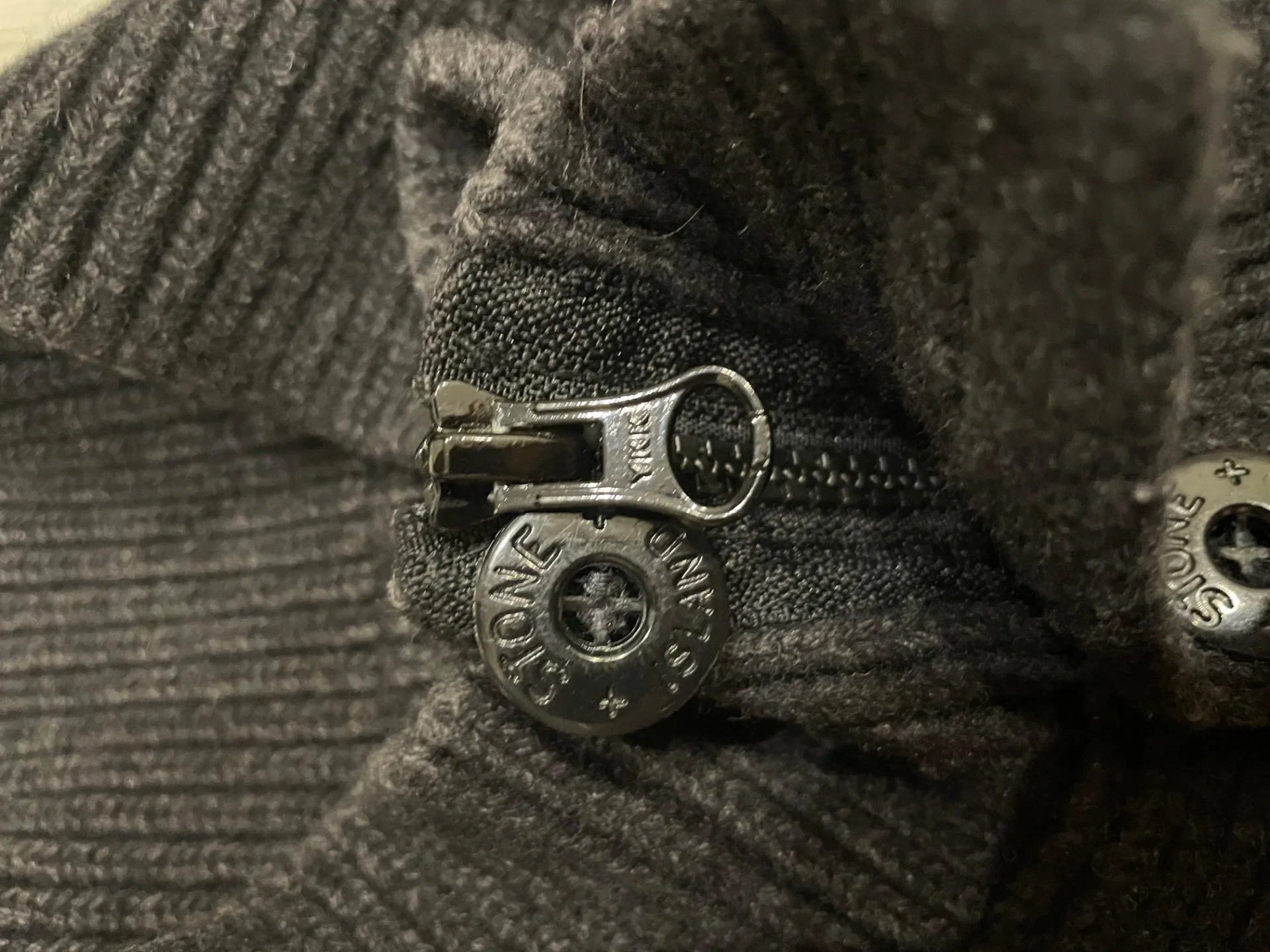 Свитер Stone Island оригинал (шерсть) - миниатюра 6
