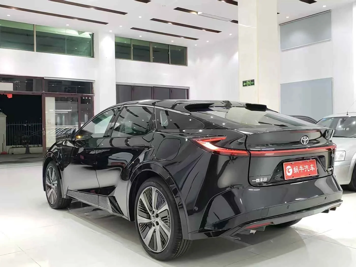TOYOTA BZ5 - миниатюра 5