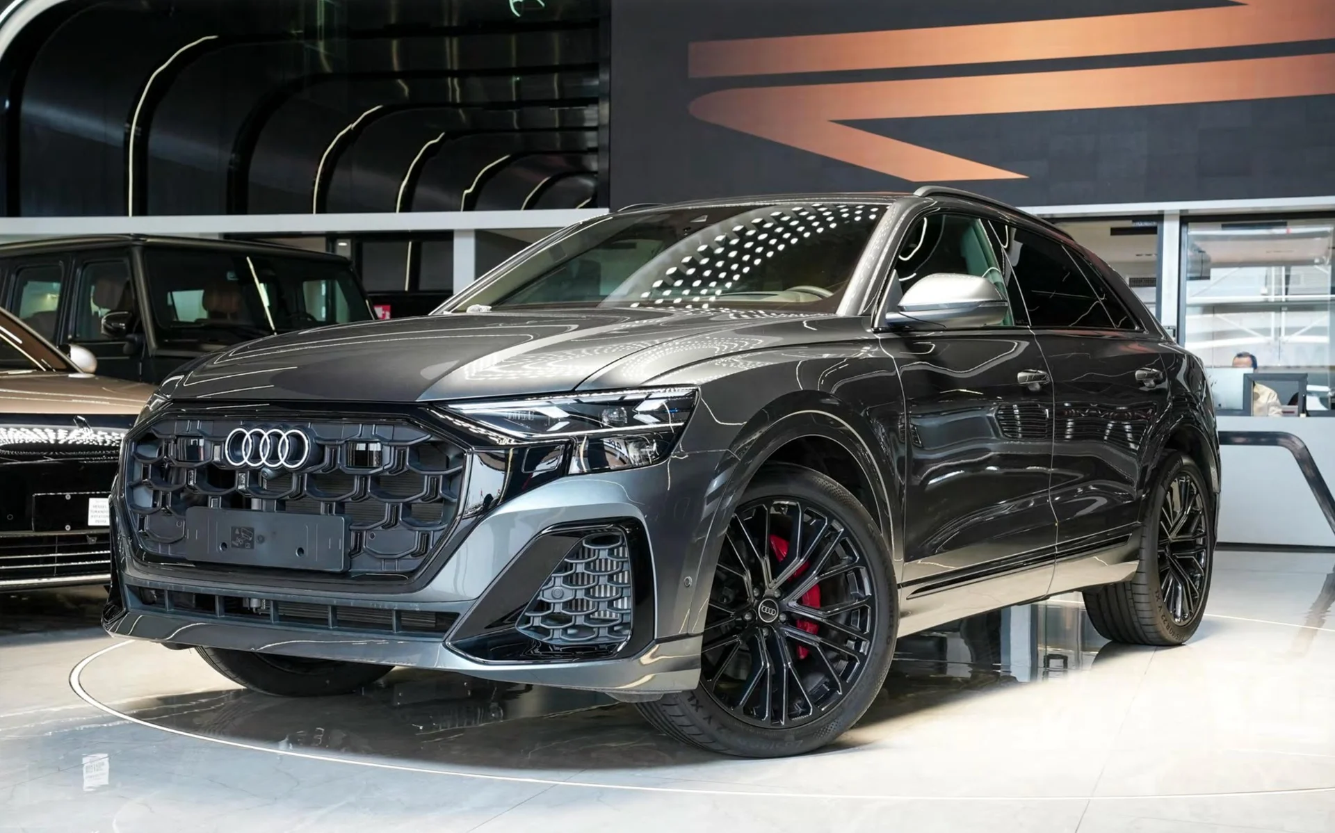 AUDI Q8 S-line Sport 2025 г.в. - изображение 1