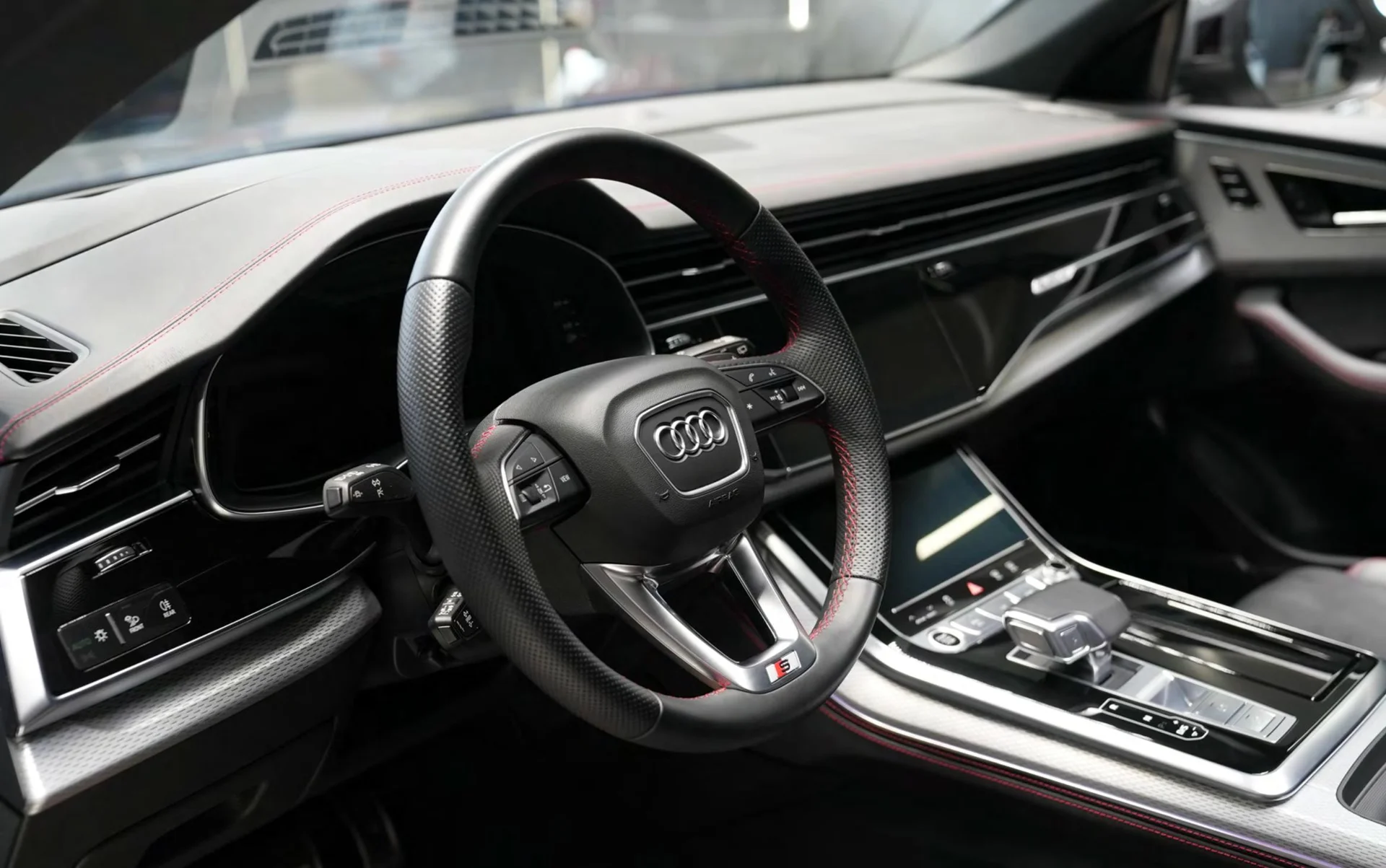 AUDI Q8 S-line Sport 2025 г.в. - миниатюра 9