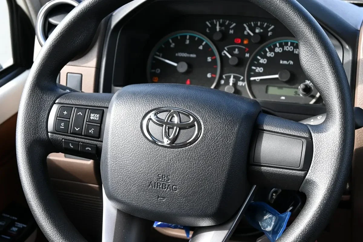Toyota Land Cruiser LC 76 LX 2025 г.в. - миниатюра 4