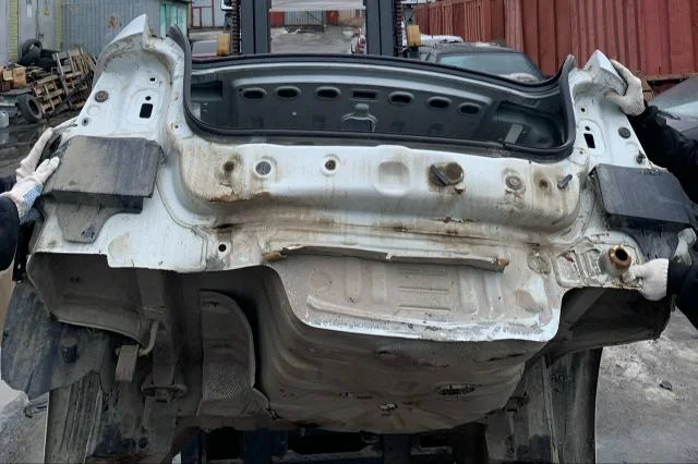 Задняя часть кузова Renault Logan 2 2014-2022 б/у - миниатюра 4