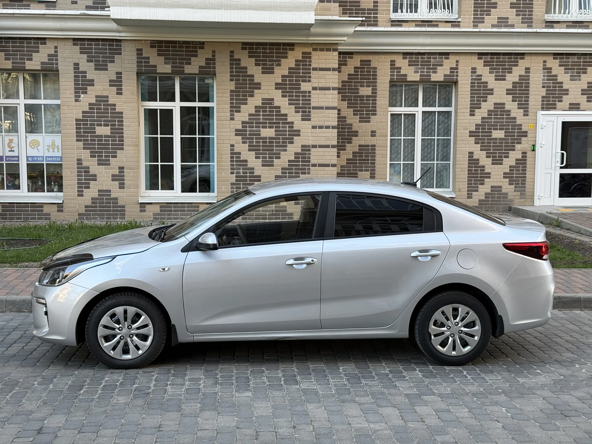 Kia Rio 1.6 AT 2017 - миниатюра 4