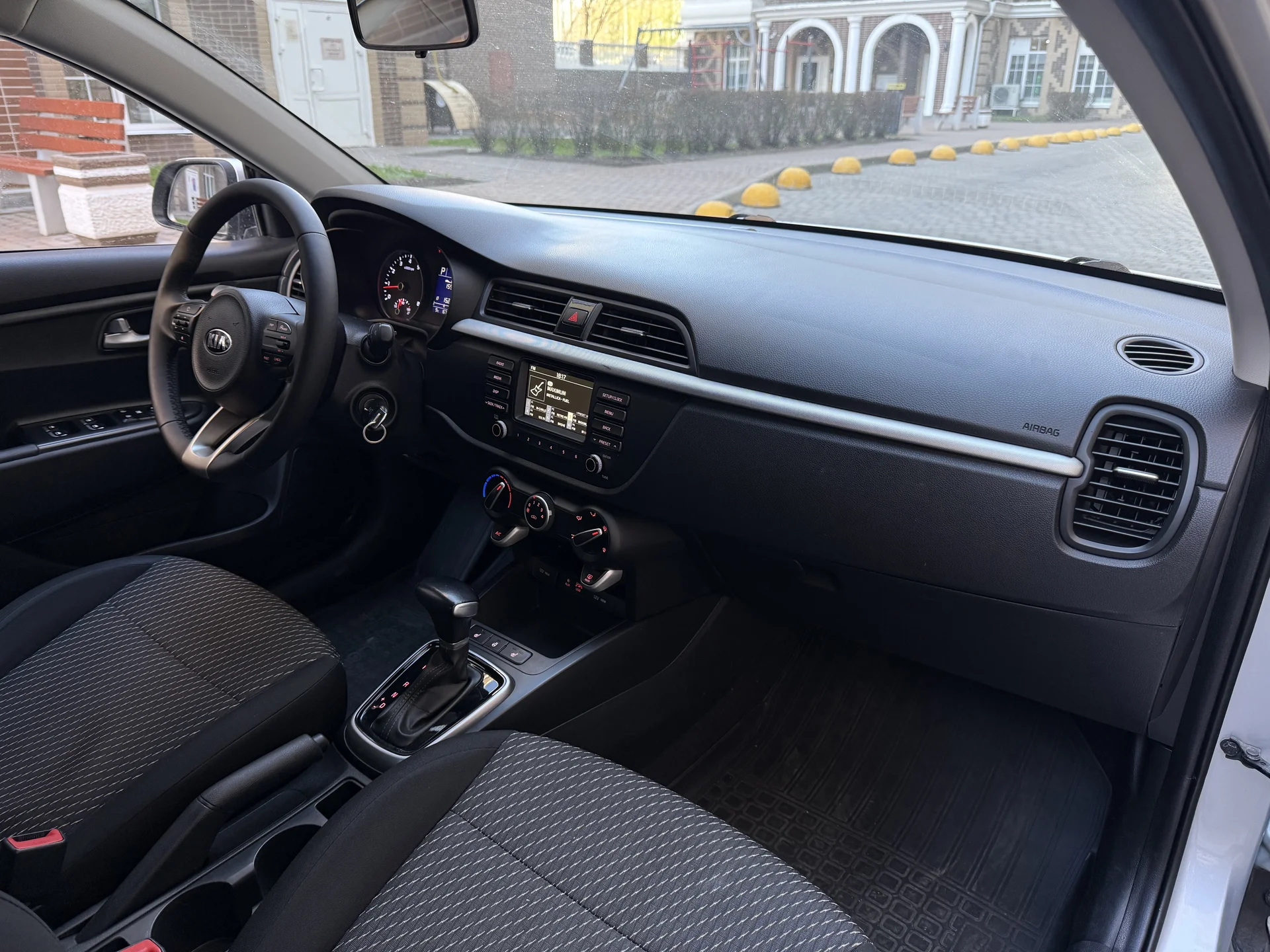 Kia Rio 1.6 AT 2017 - миниатюра 7