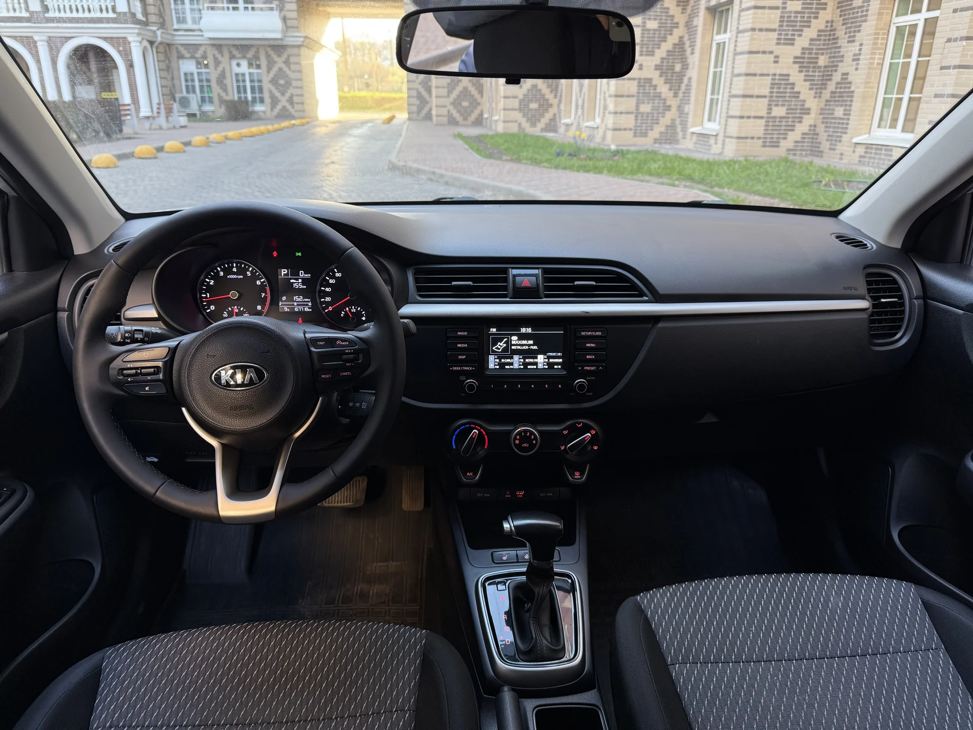 Kia Rio 1.6 AT 2017 - миниатюра 9