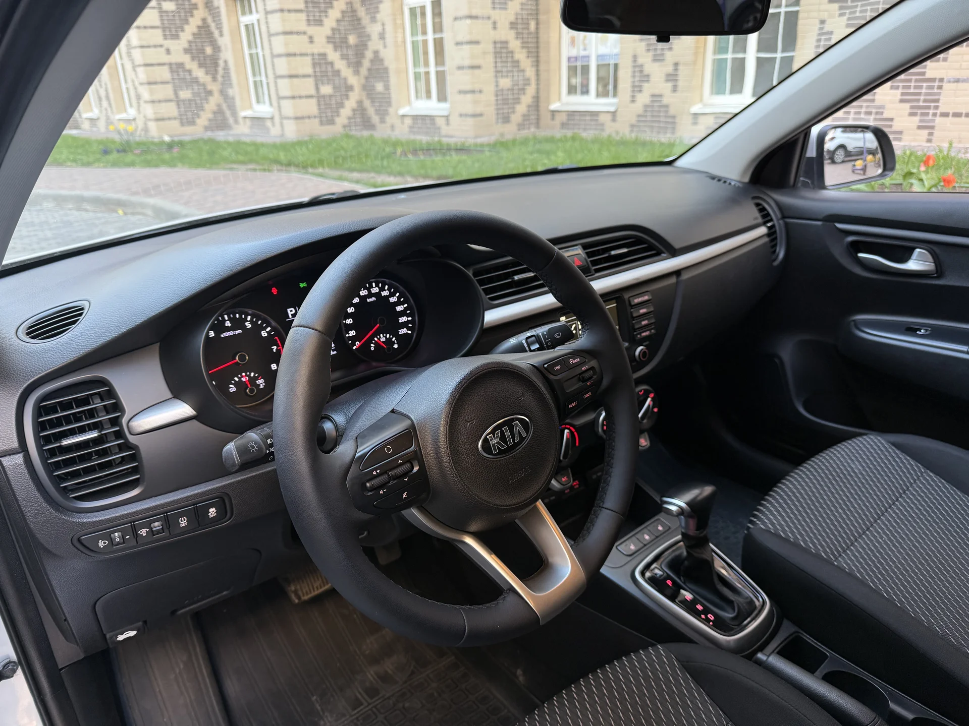 Kia Rio 1.6 AT 2017 - миниатюра 10