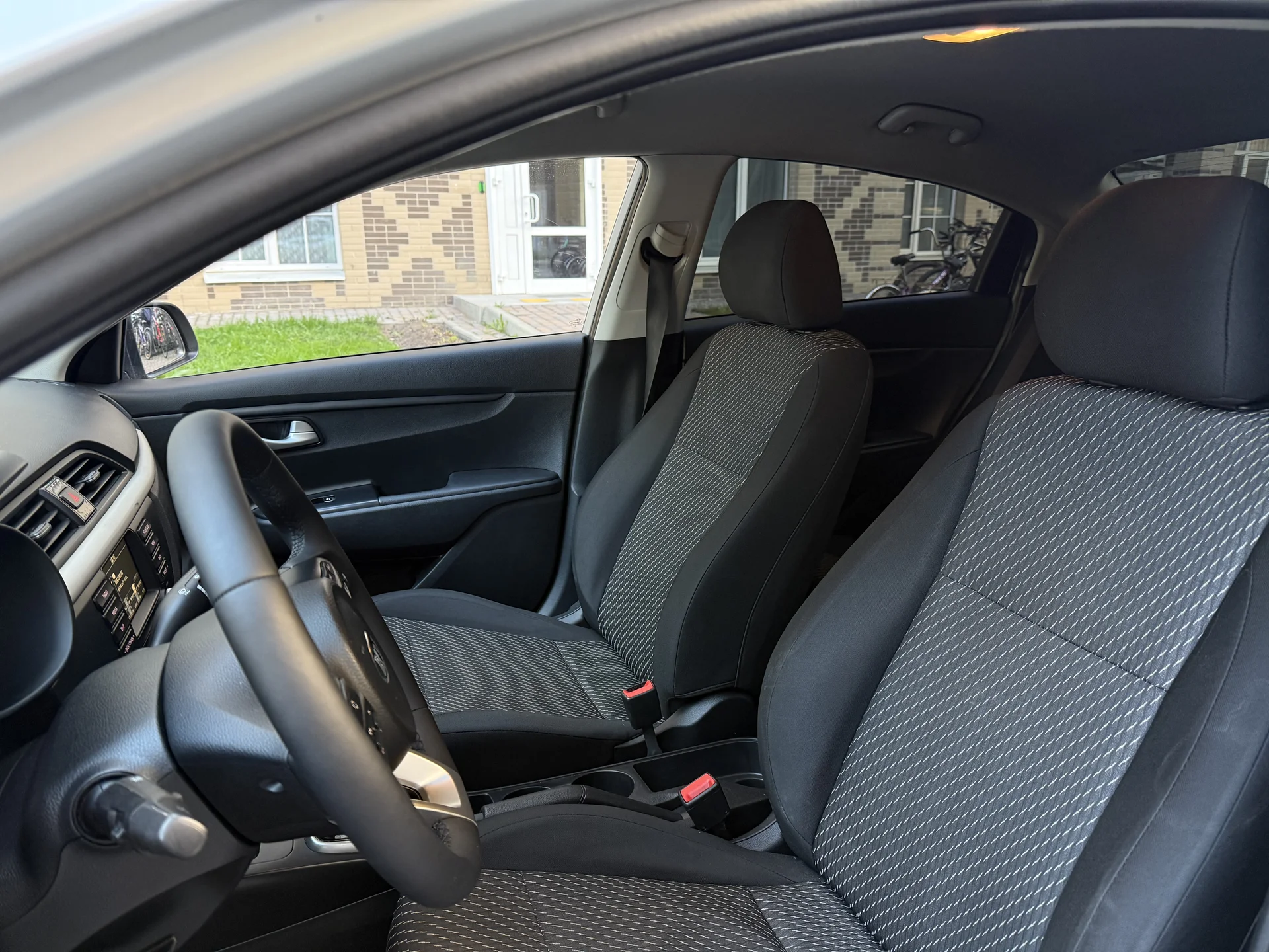 Kia Rio 1.6 AT 2017 - миниатюра 11