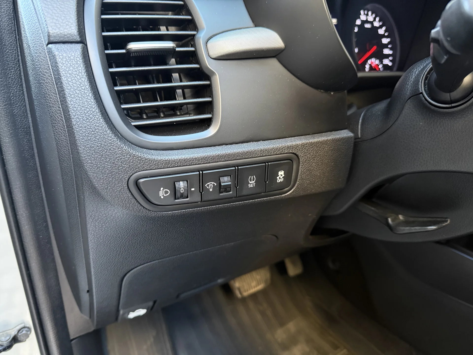 Kia Rio 1.6 AT 2017 - миниатюра 13