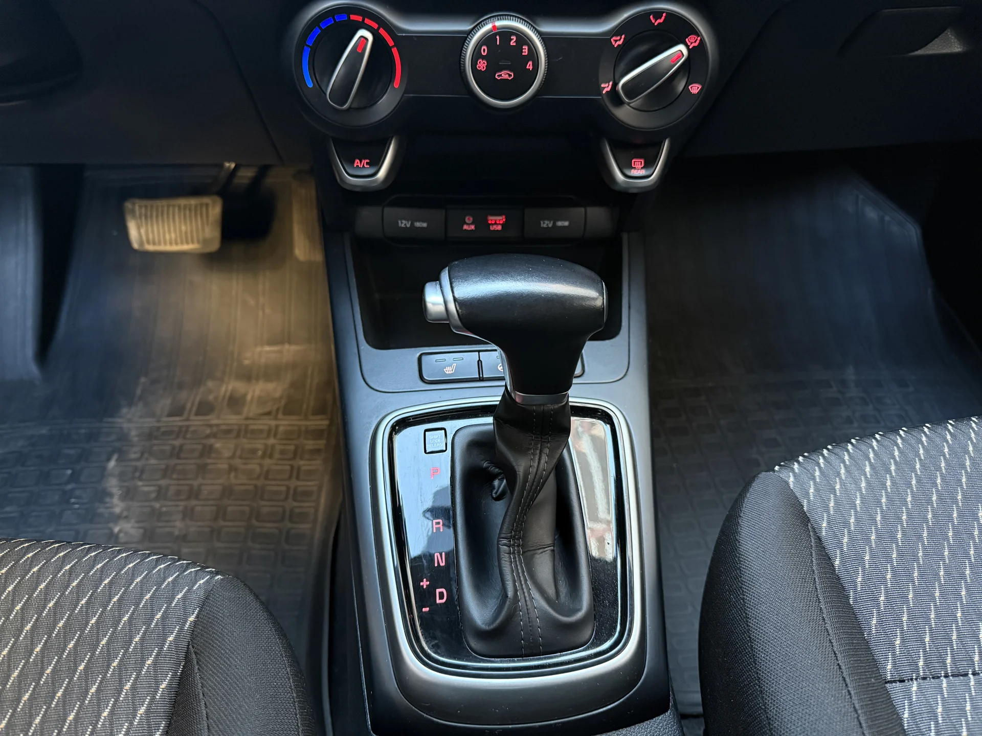 Kia Rio 1.6 AT 2017 - миниатюра 14