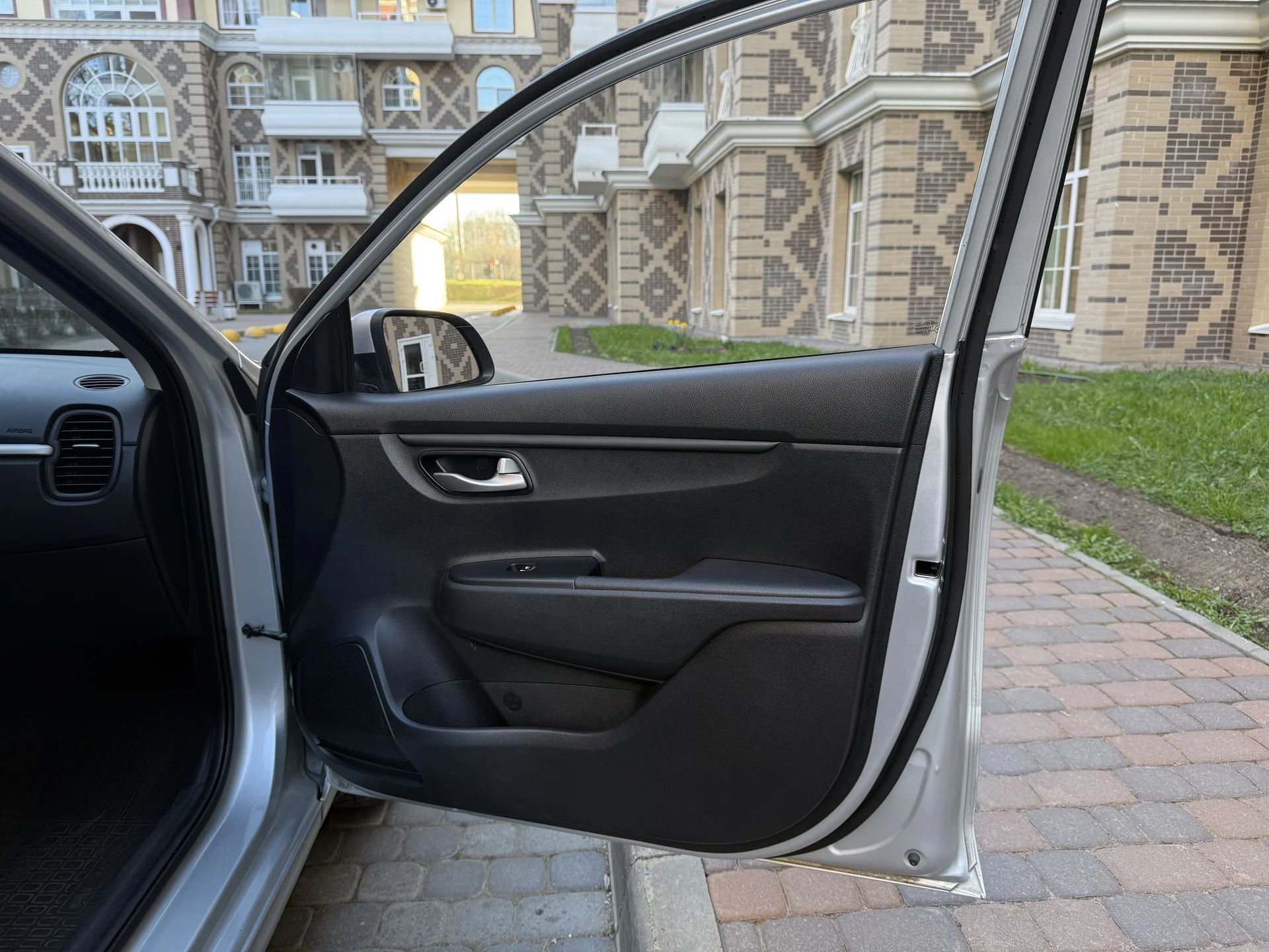 Kia Rio 1.6 AT 2017 - миниатюра 16