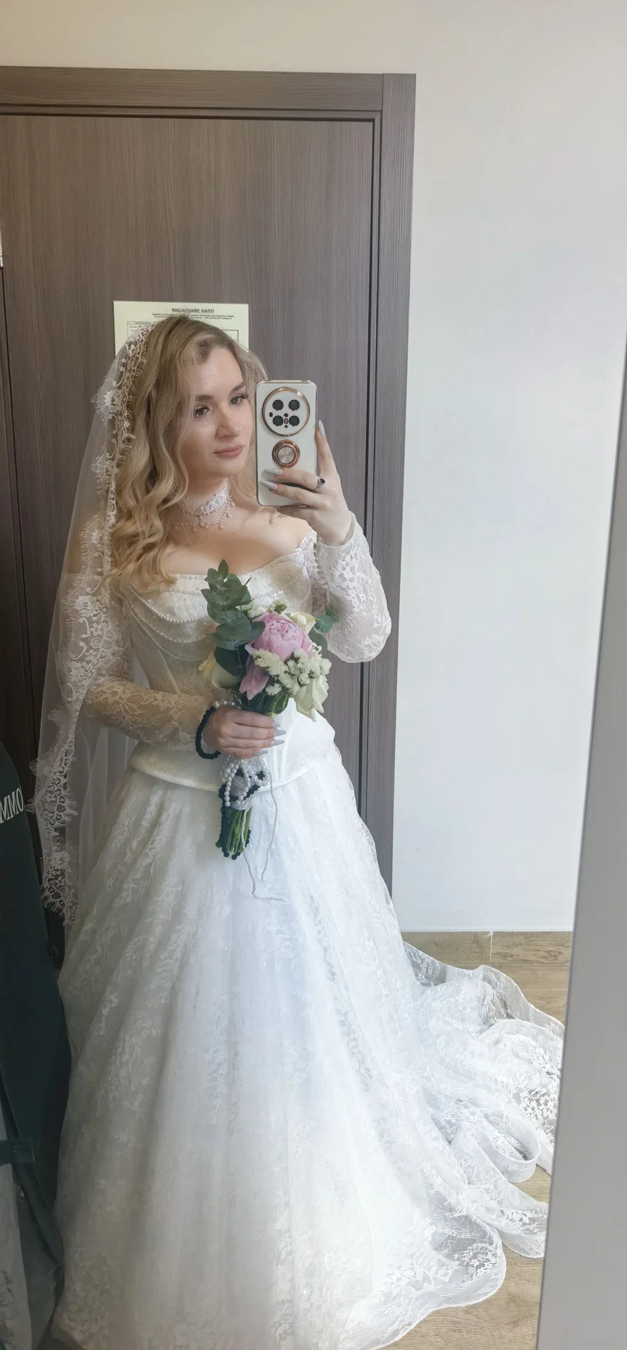 Свадебное платье - миниатюра 4