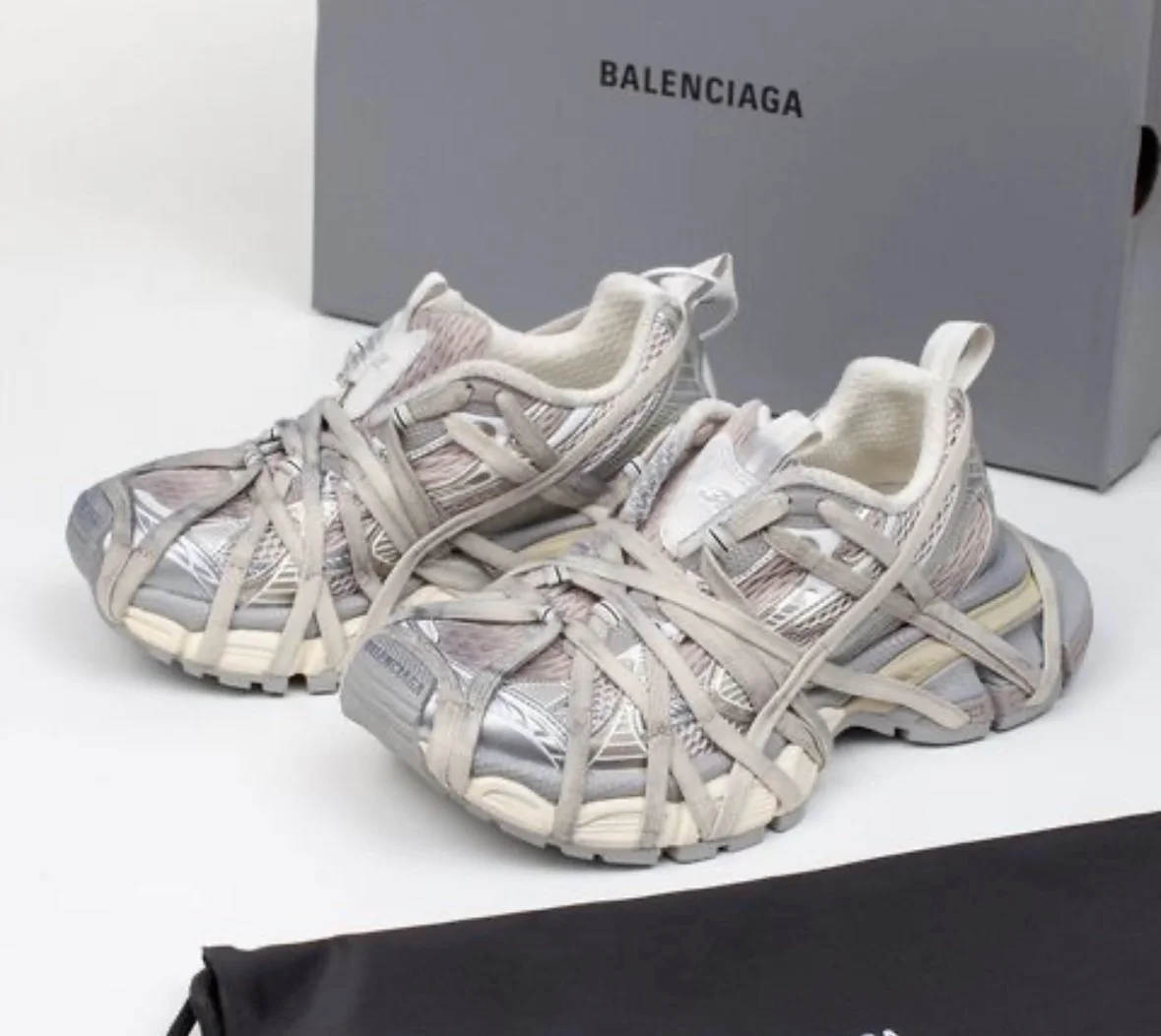 Кроссовки Balenciaga - миниатюра 2