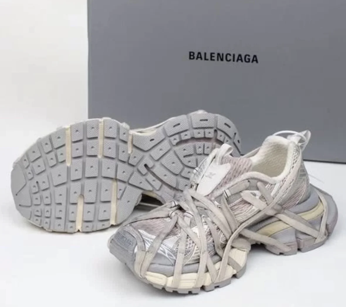 Кроссовки Balenciaga - миниатюра 4