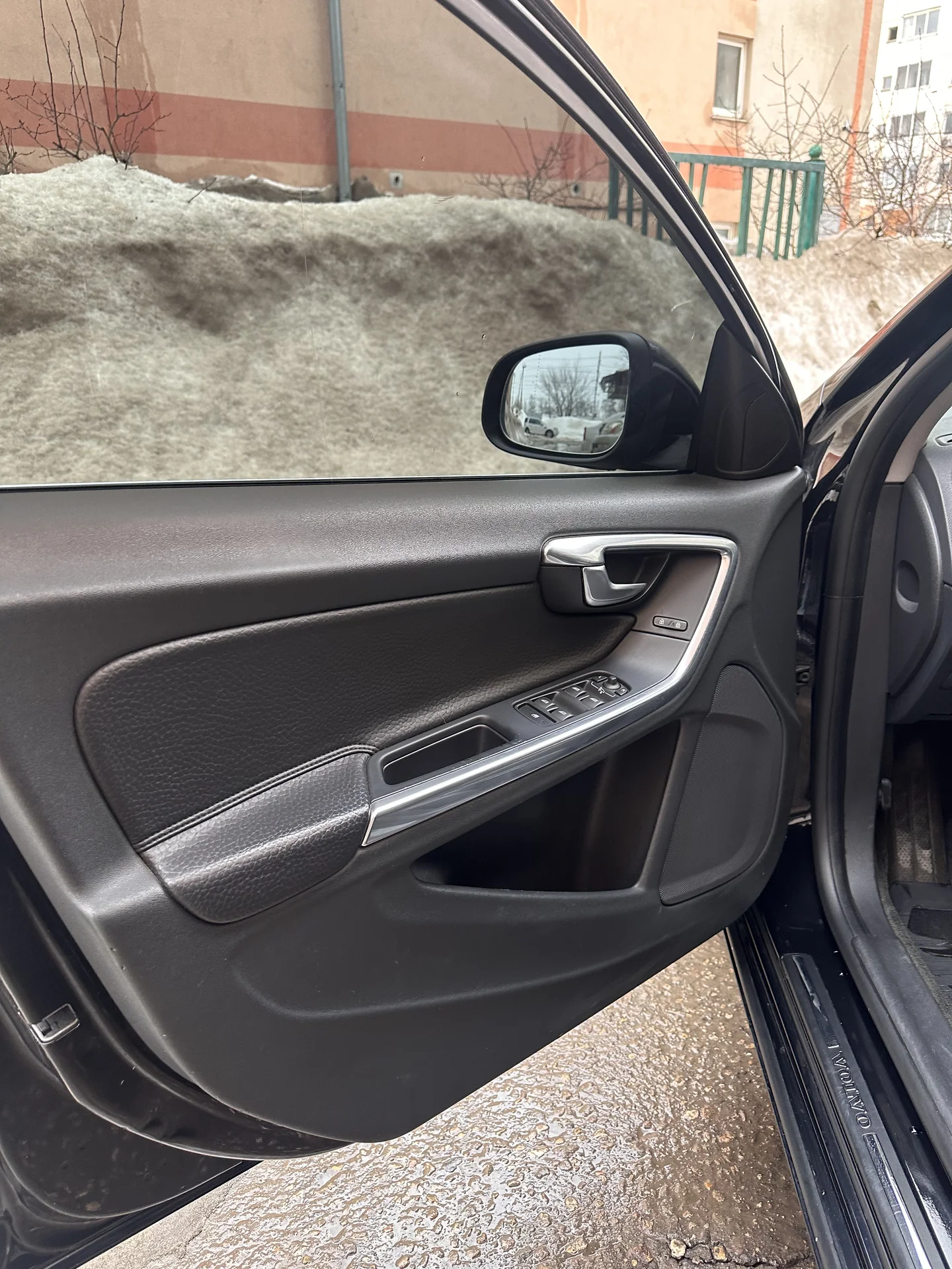 Volvo S60 1.6AMT,2011,171000км - миниатюра 4