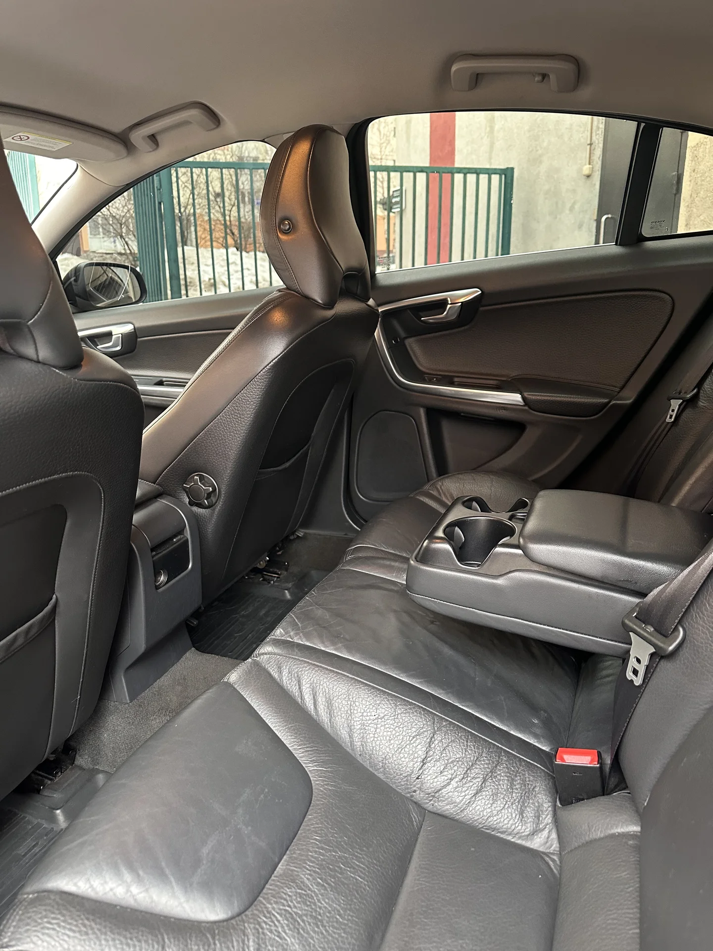 Volvo S60 1.6AMT,2011,171000км - миниатюра 9