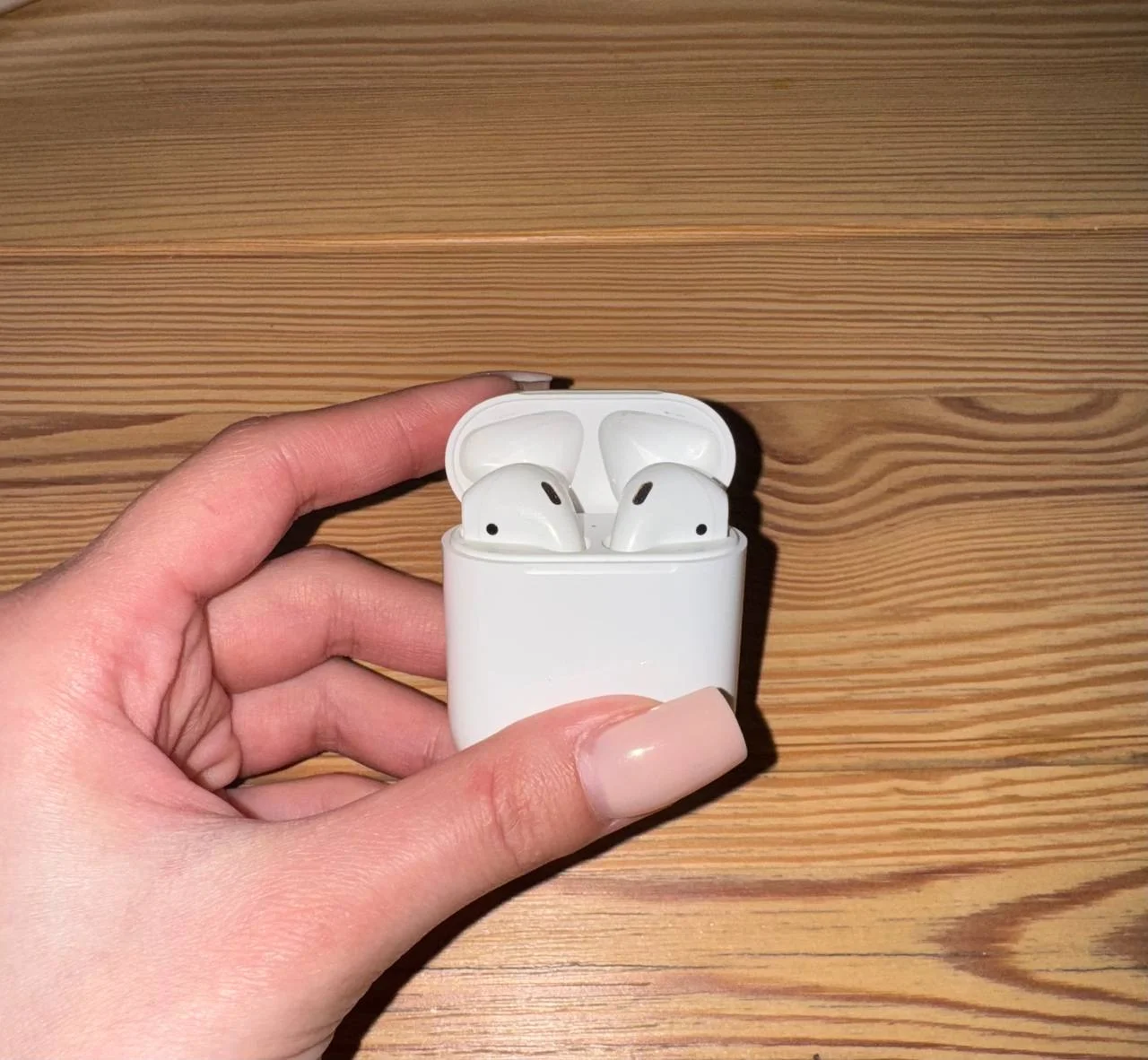 Наушники Apple AirPods (2-е поколение) - миниатюра 3