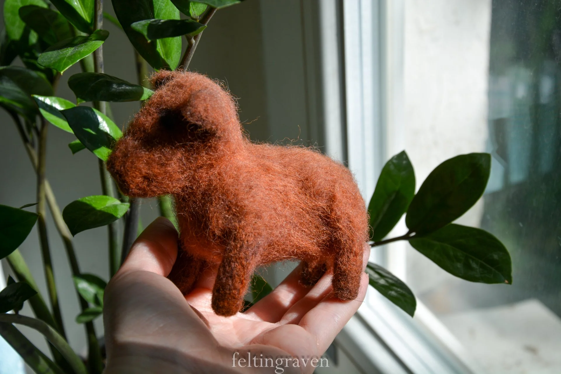 Кабанчик войлочная игрушка - миниатюра 4