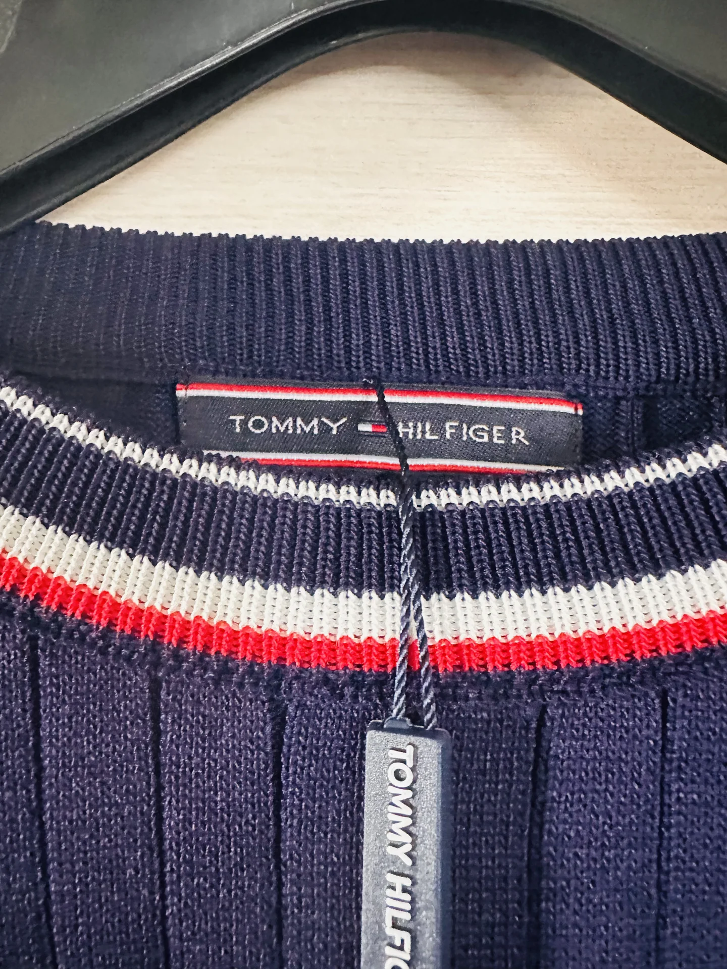 Tommy Hilfiger топ - миниатюра 2