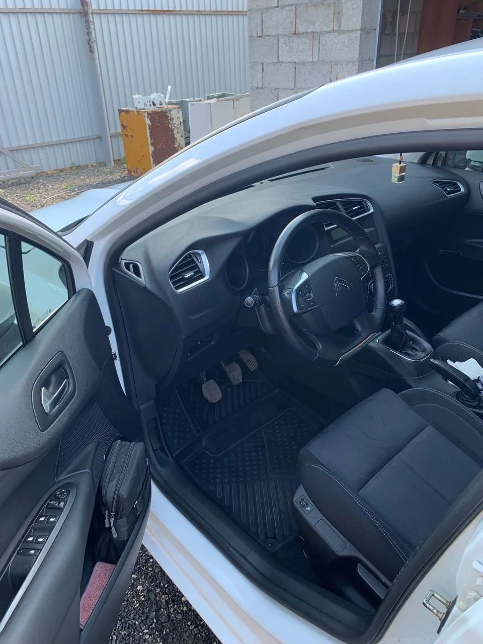 Citroen c4 2012 хэтчбек - миниатюра 8
