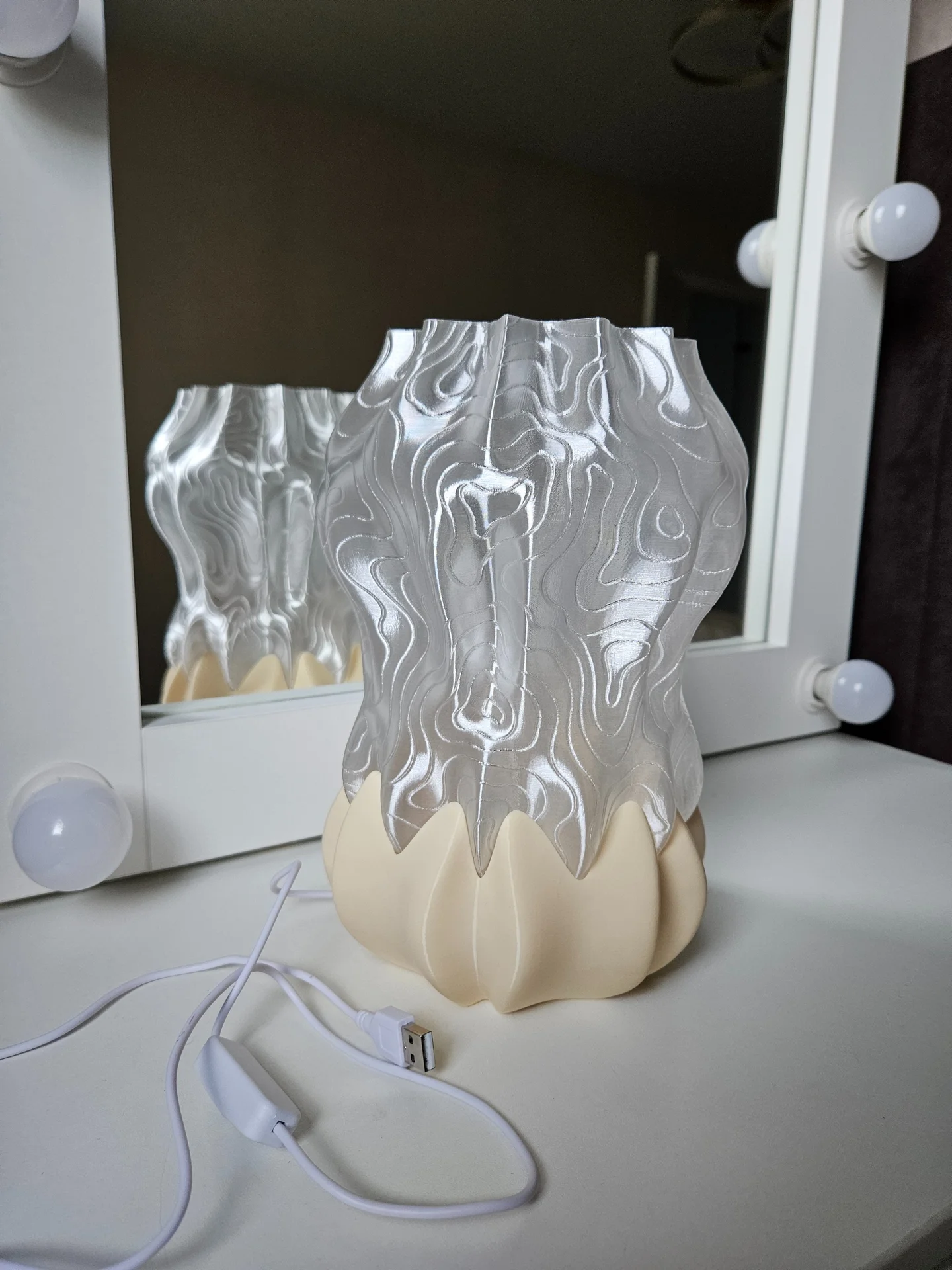 Светильник RGB с рельефным плафоном (PETG / USB / Пульт) - миниатюра 6