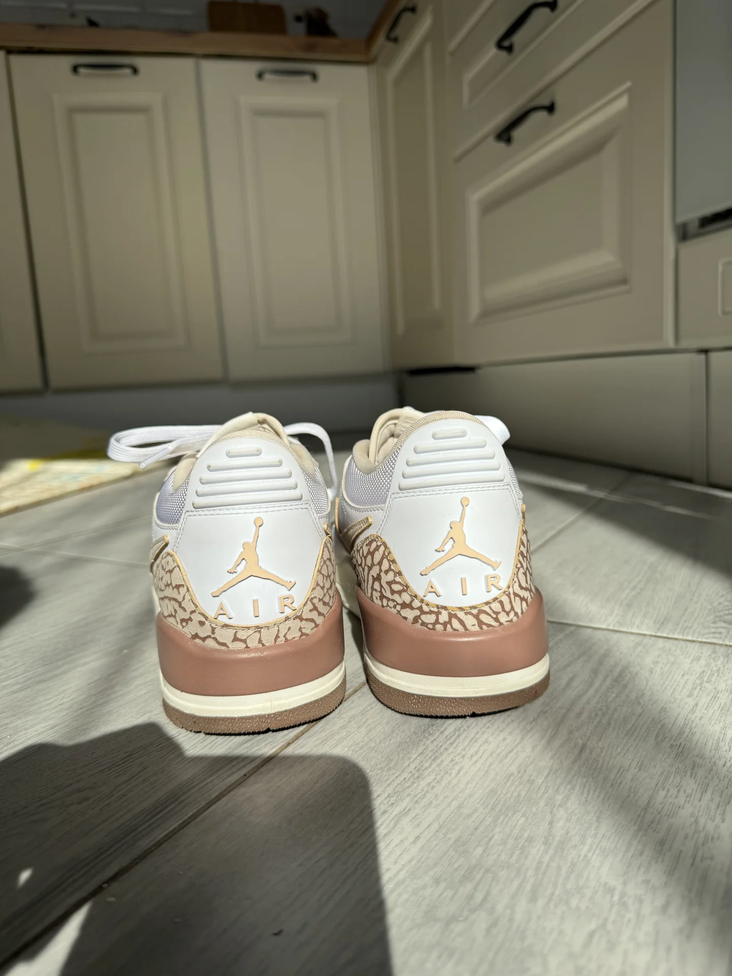 Женские кроссовки Nike - миниатюра 2