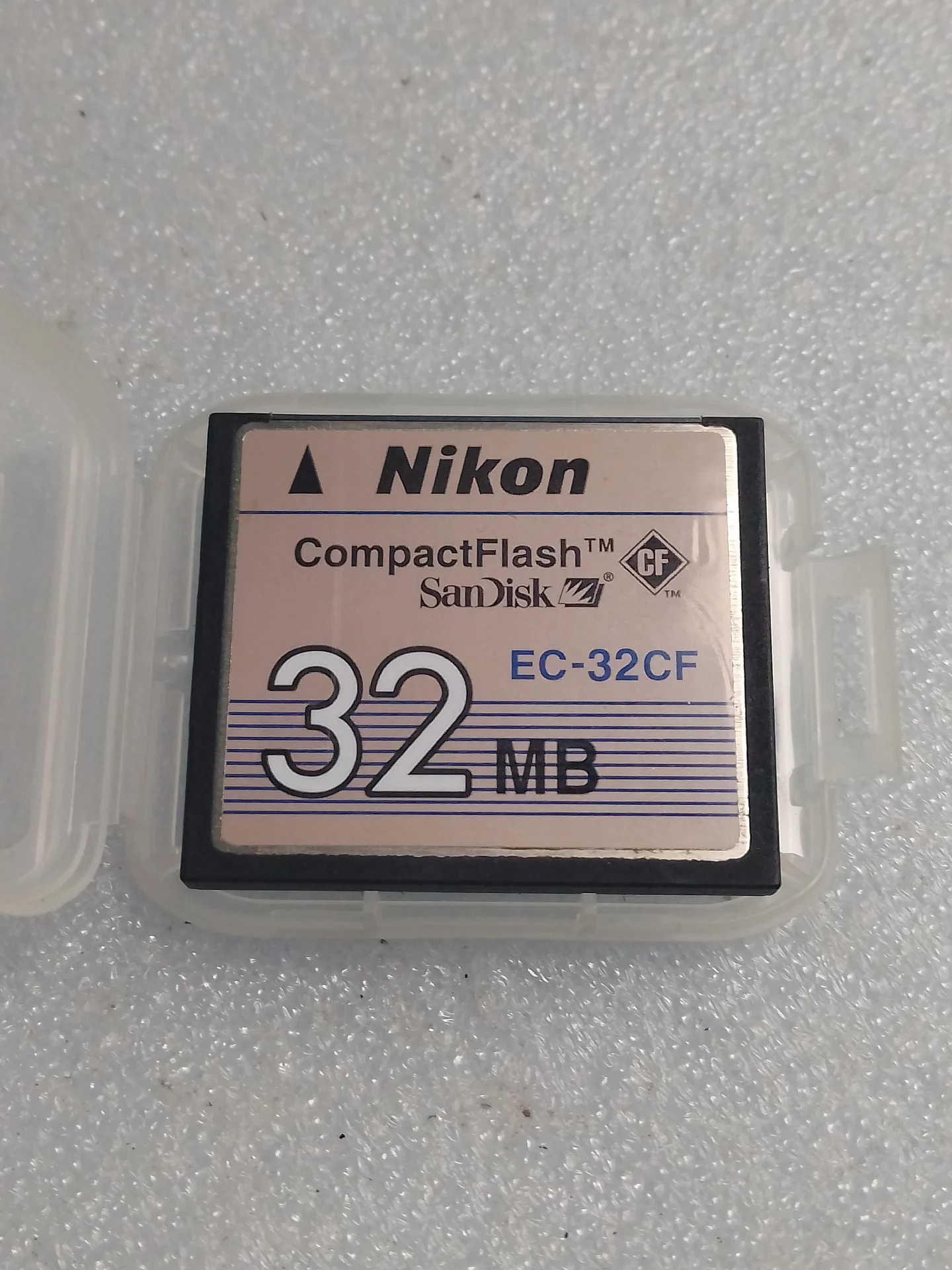 Карта памяти Nikon CF (Compact Flash),32MB,оригина - миниатюра 2